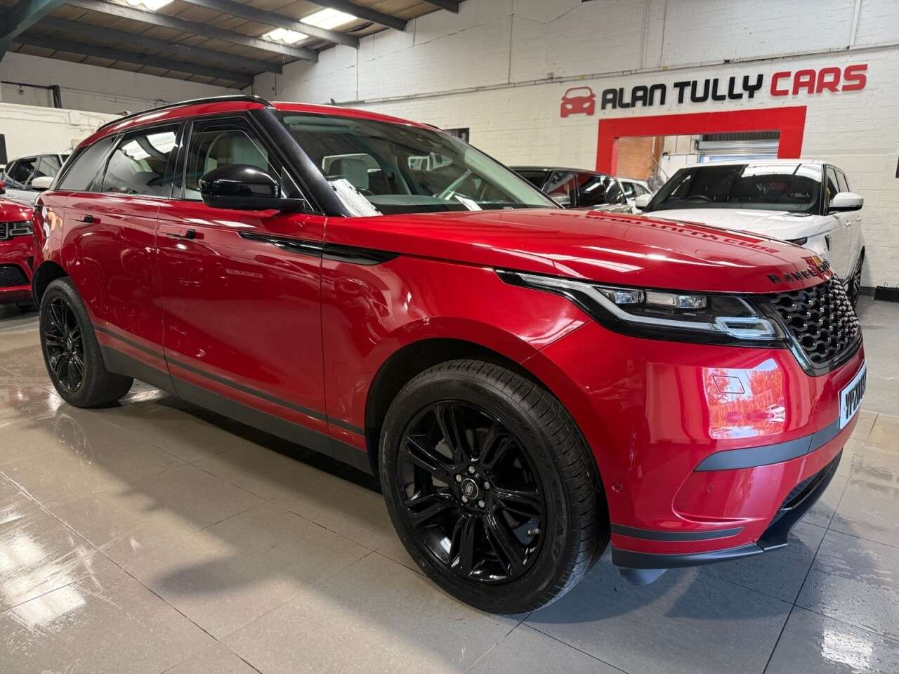 A 2020 LAND ROVER RANGE ROVER VELAR 2.0 P250 HSE SUV 5dr Petrol Auto 4WD Euro 6 (s/s) (250 ps) A 2020 LAND ROVER RANGE ROVER VELAR 2.0 P250 HSE SUV 5dr Petrol Auto 4WD Euro 6 (s/s) (250 ps)