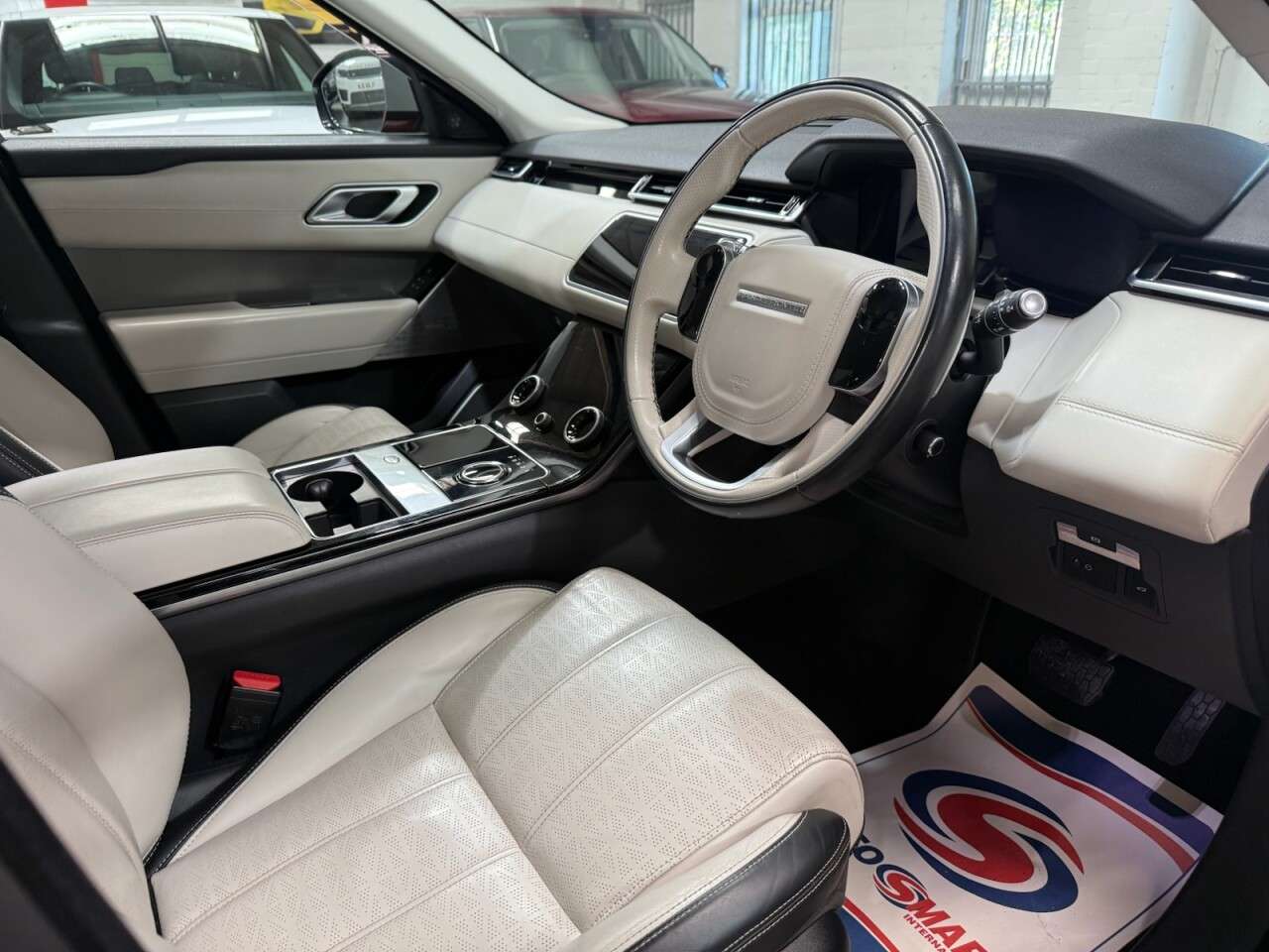 2020 LAND ROVER RANGE ROVER VELAR 2020 LAND ROVER RANGE ROVER VELAR