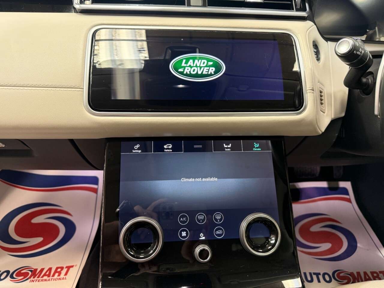 2020 LAND ROVER RANGE ROVER VELAR 2020 LAND ROVER RANGE ROVER VELAR