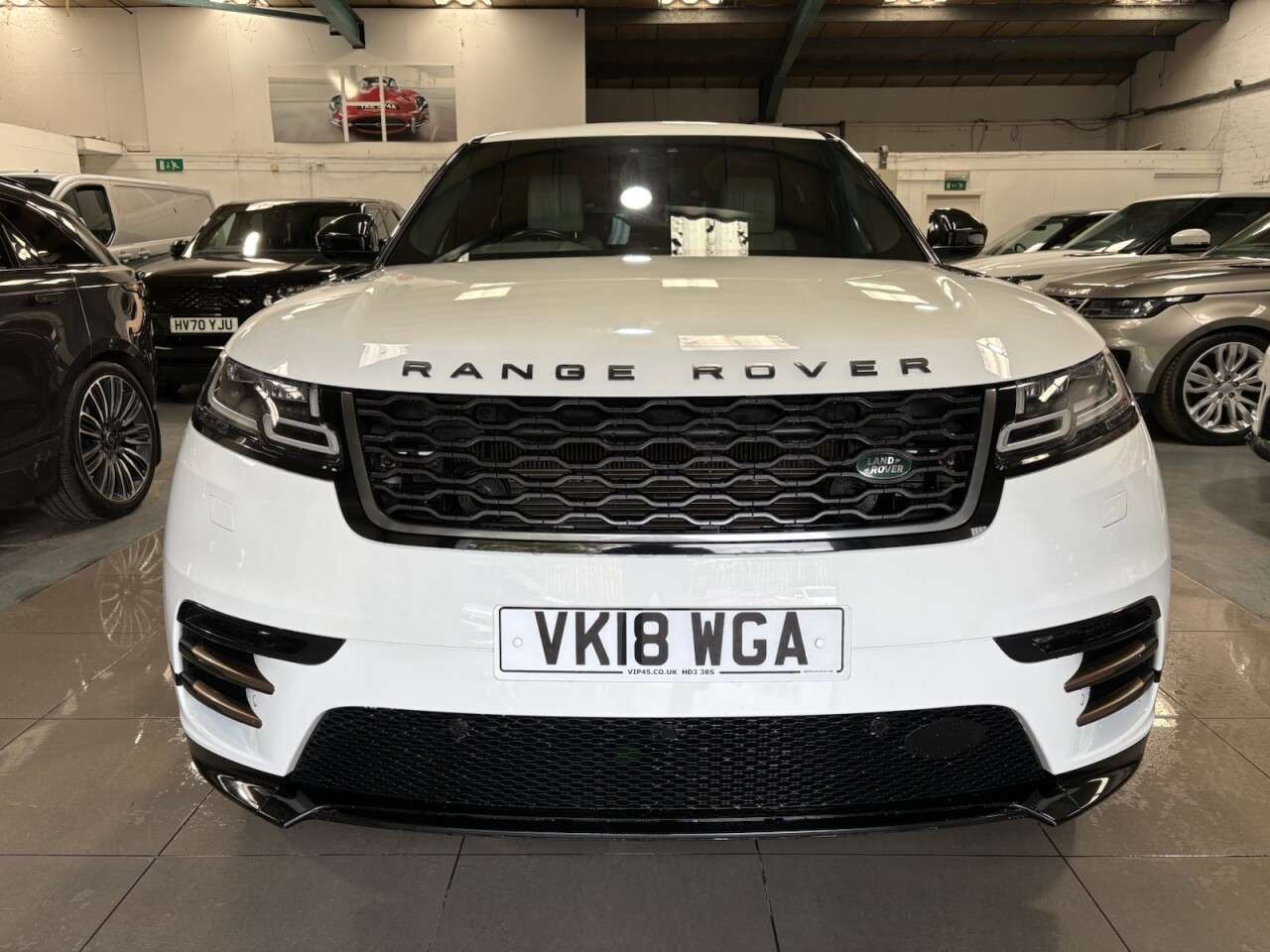 A 2018 LAND ROVER RANGE ROVER VELAR R-DYNAMIC HSE A 2018 LAND ROVER RANGE ROVER VELAR R-DYNAMIC HSE