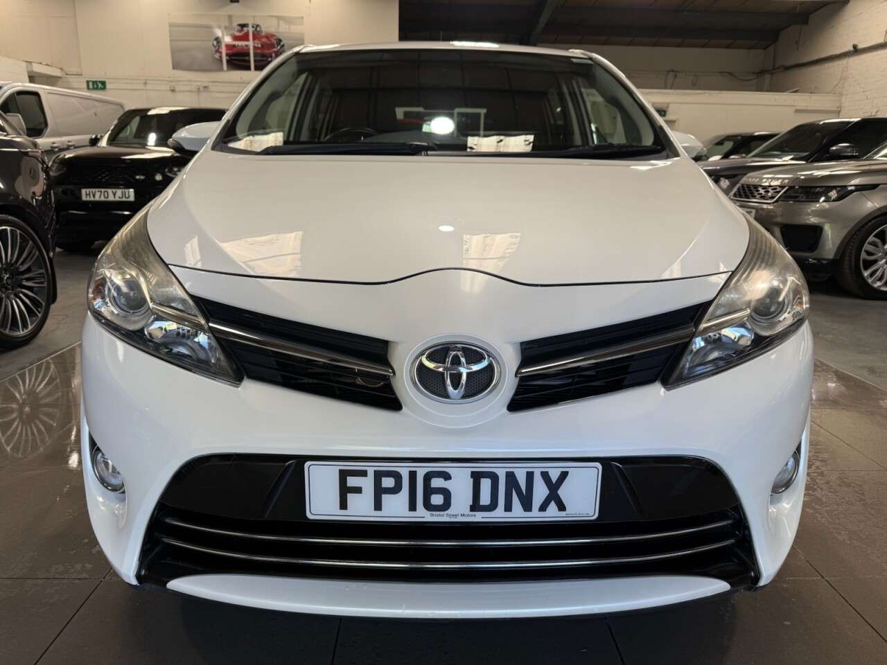 A 2016 TOYOTA VERSO 1.6 D-4D Icon MPV 5dr Diesel Manual Euro 6 (s/s) (112 ps) A 2016 TOYOTA VERSO 1.6 D-4D Icon MPV 5dr Diesel Manual Euro 6 (s/s) (112 ps)