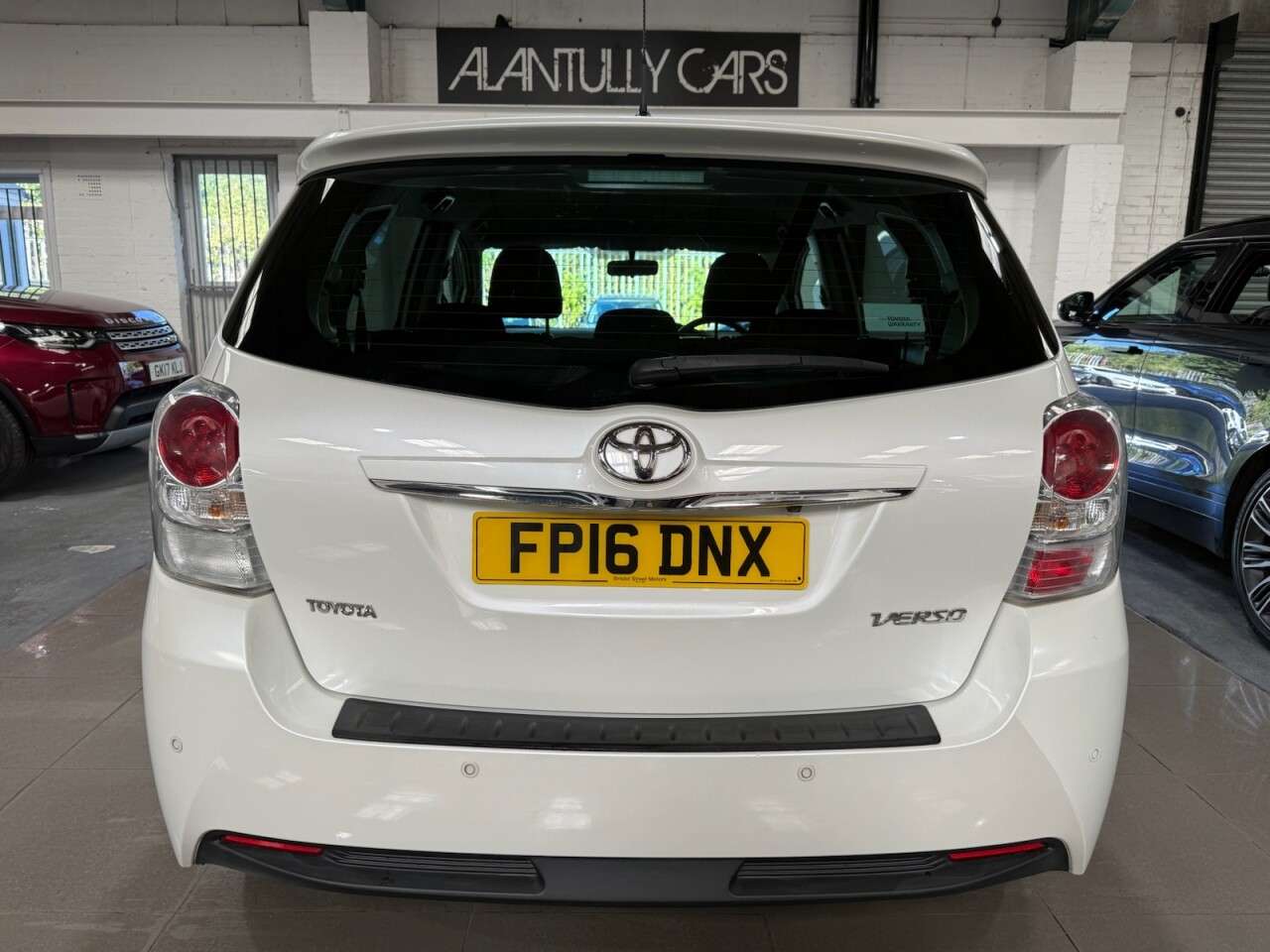 A 2016 TOYOTA VERSO 1.6 D-4D Icon MPV 5dr Diesel Manual Euro 6 (s/s) (112 ps) A 2016 TOYOTA VERSO 1.6 D-4D Icon MPV 5dr Diesel Manual Euro 6 (s/s) (112 ps)