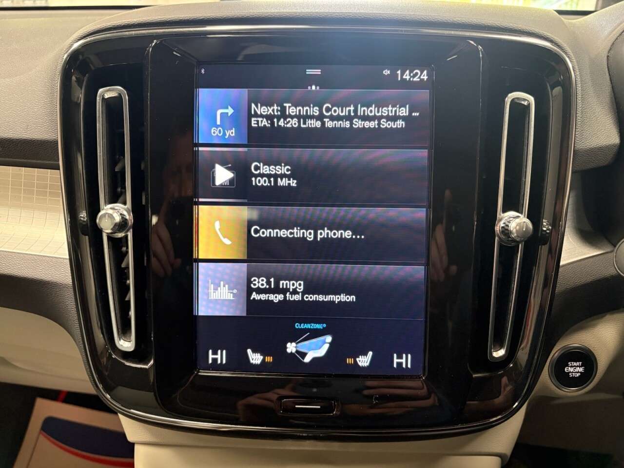 2019 VOLVO XC40 2019 VOLVO XC40