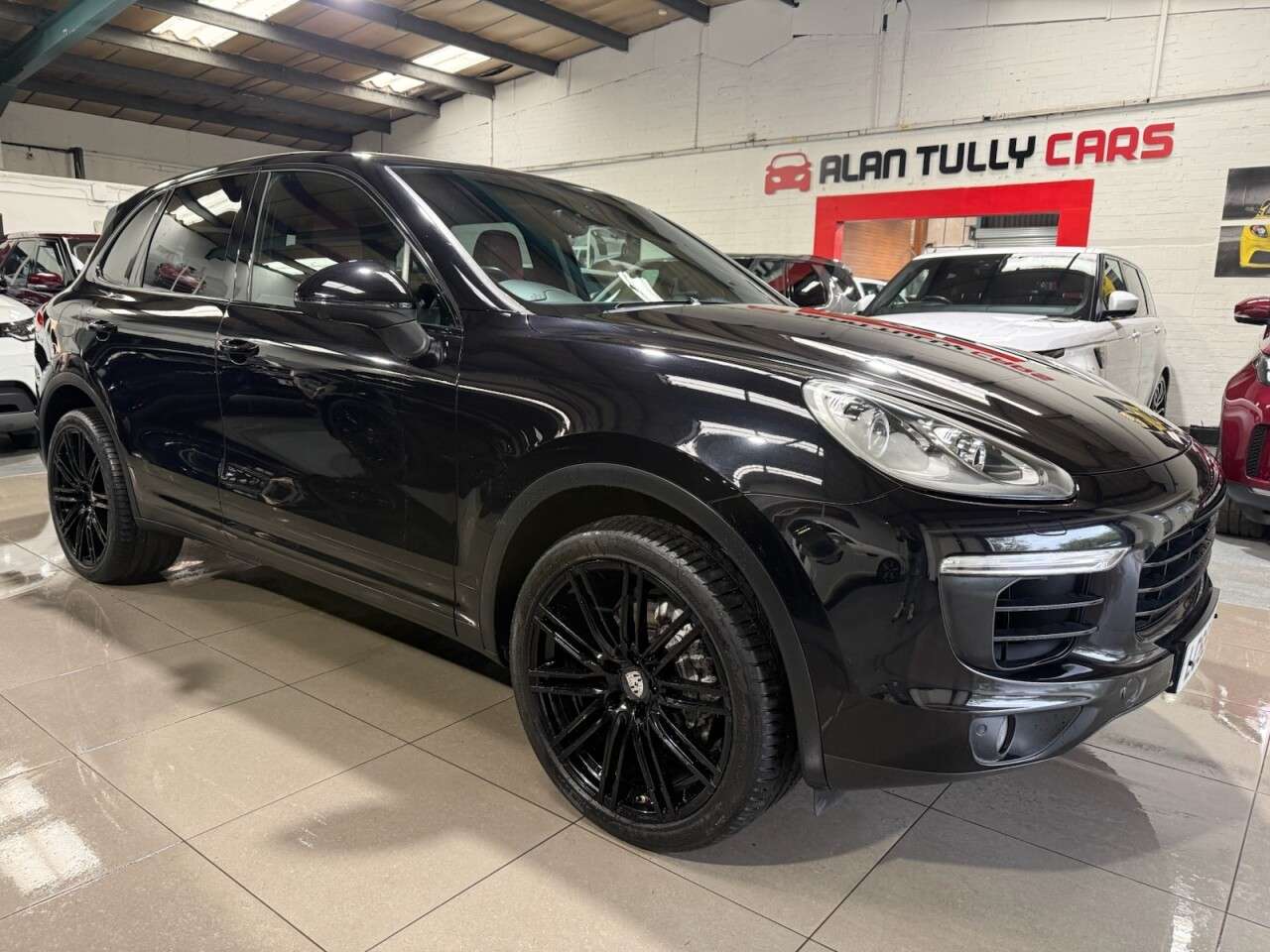 A 2015 PORSCHE CAYENNE 3.0 TD V6 SUV 5dr Diesel TiptronicS 4WD Euro 6 (s/s) (262 ps) A 2015 PORSCHE CAYENNE 3.0 TD V6 SUV 5dr Diesel TiptronicS 4WD Euro 6 (s/s) (262 ps)
