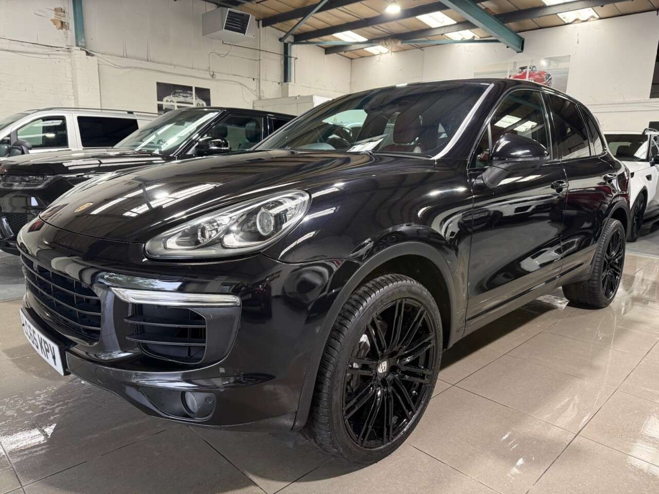 A 2015 PORSCHE CAYENNE 3.0 TD V6 SUV 5dr Diesel TiptronicS 4WD Euro 6 (s/s) (262 ps) A 2015 PORSCHE CAYENNE 3.0 TD V6 SUV 5dr Diesel TiptronicS 4WD Euro 6 (s/s) (262 ps)
