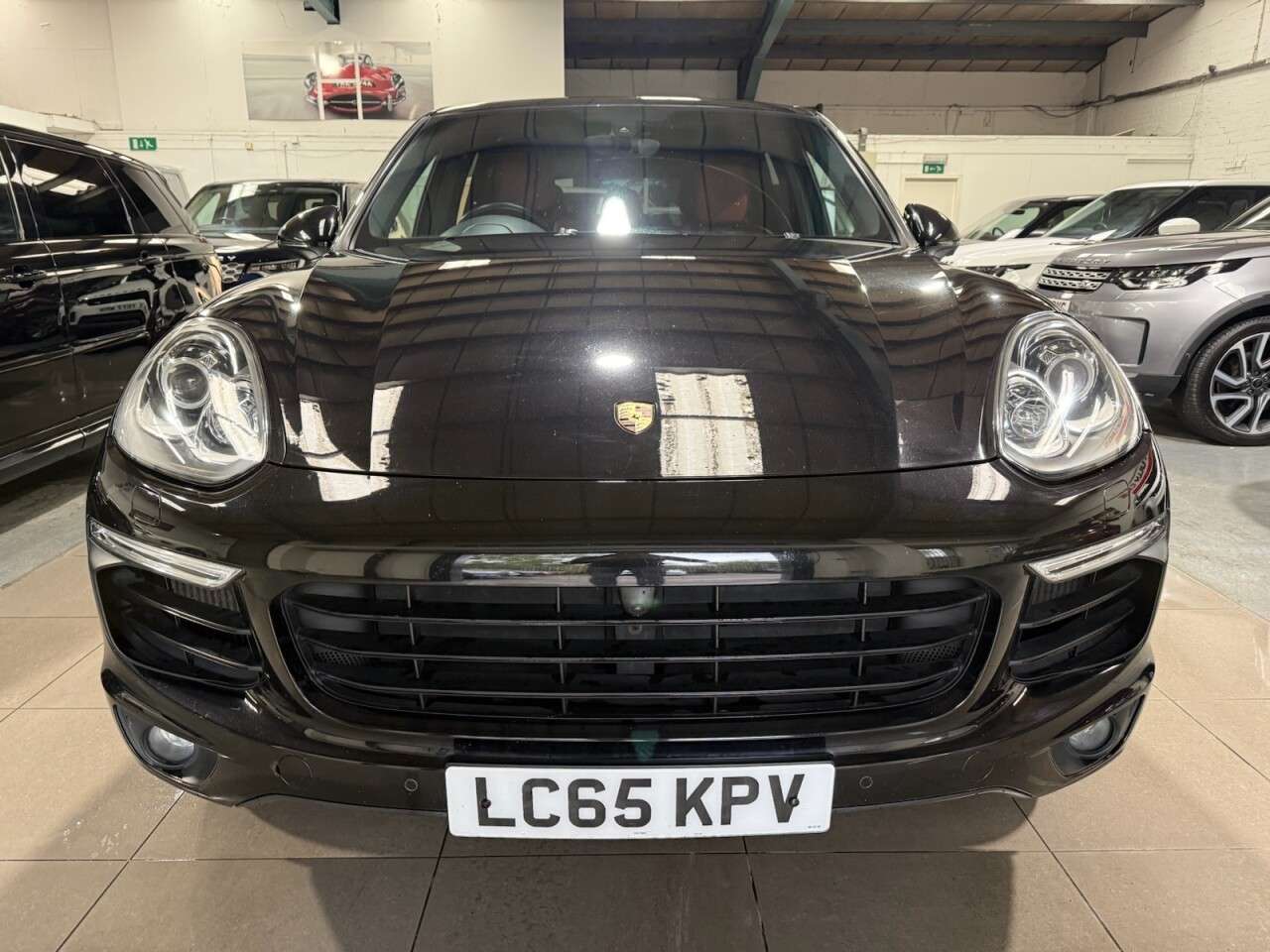 A 2015 PORSCHE CAYENNE 3.0 TD V6 SUV 5dr Diesel TiptronicS 4WD Euro 6 (s/s) (262 ps) A 2015 PORSCHE CAYENNE 3.0 TD V6 SUV 5dr Diesel TiptronicS 4WD Euro 6 (s/s) (262 ps)