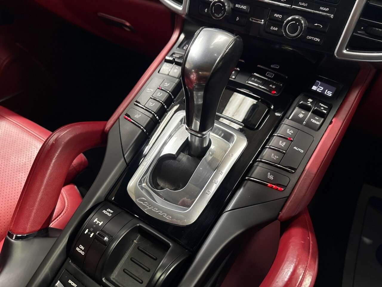 2015 PORSCHE CAYENNE 2015 PORSCHE CAYENNE