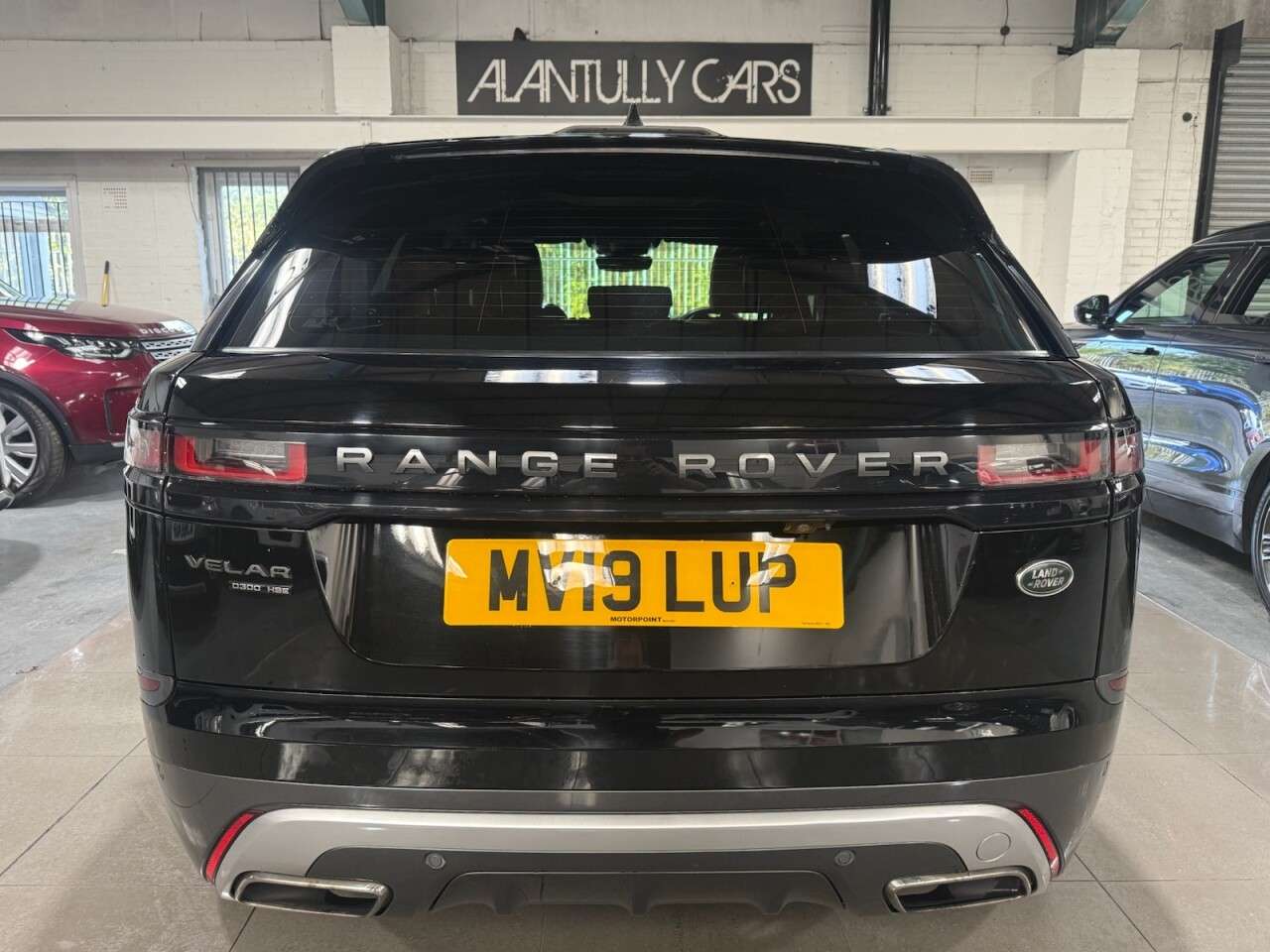 A 2019 LAND ROVER RANGE ROVER VELAR 3.0 D300 R-Dynamic HSE SUV 5dr Diesel Auto 4WD Euro 6 (s/s) (300 ps) A 2019 LAND ROVER RANGE ROVER VELAR 3.0 D300 R-Dynamic HSE SUV 5dr Diesel Auto 4WD Euro 6 (s/s) (300 ps)