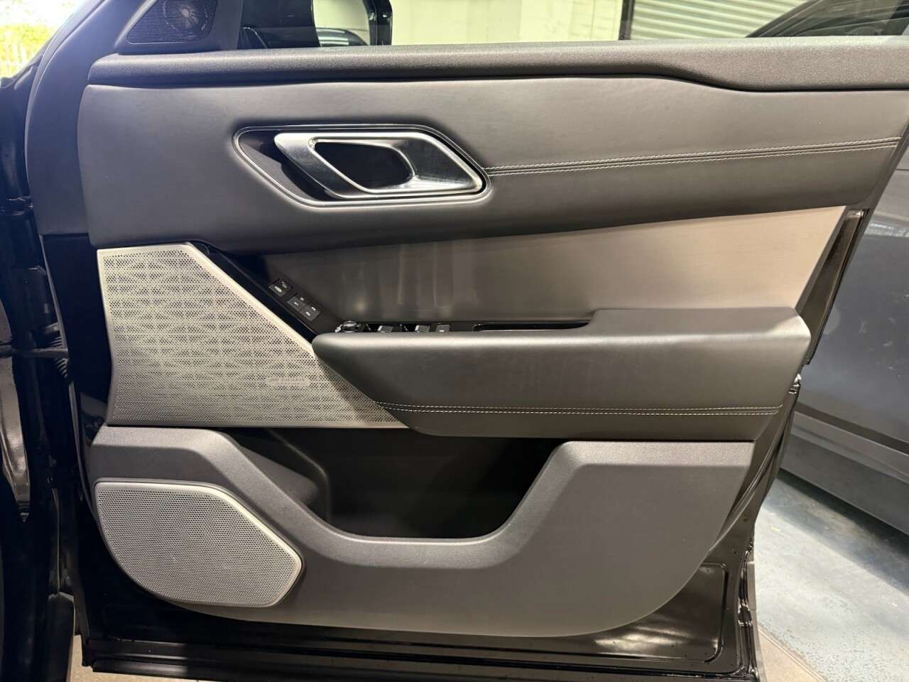 2019 LAND ROVER RANGE ROVER VELAR 2019 LAND ROVER RANGE ROVER VELAR