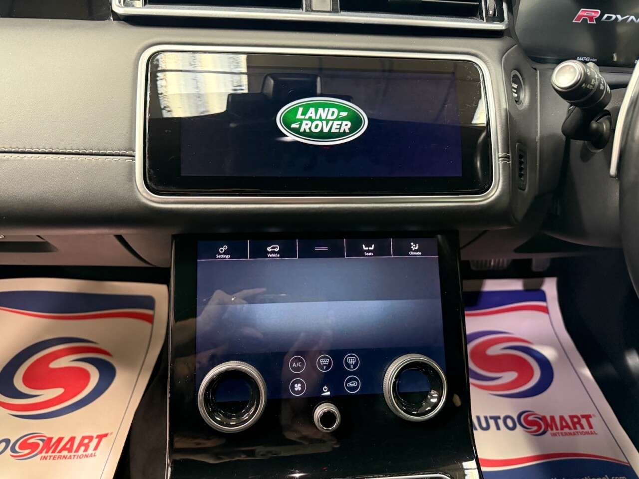 2019 LAND ROVER RANGE ROVER VELAR 2019 LAND ROVER RANGE ROVER VELAR
