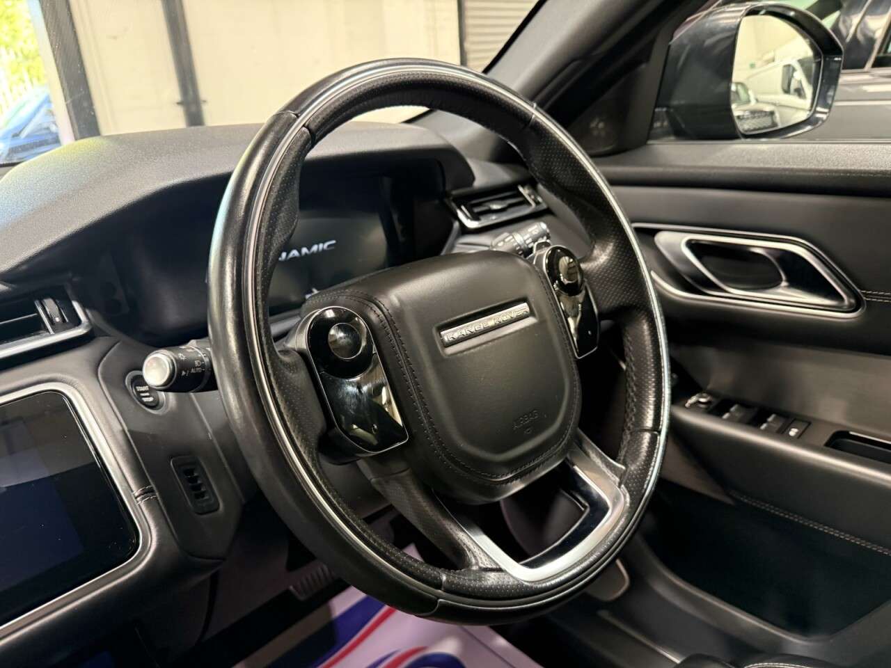 2019 LAND ROVER RANGE ROVER VELAR 2019 LAND ROVER RANGE ROVER VELAR