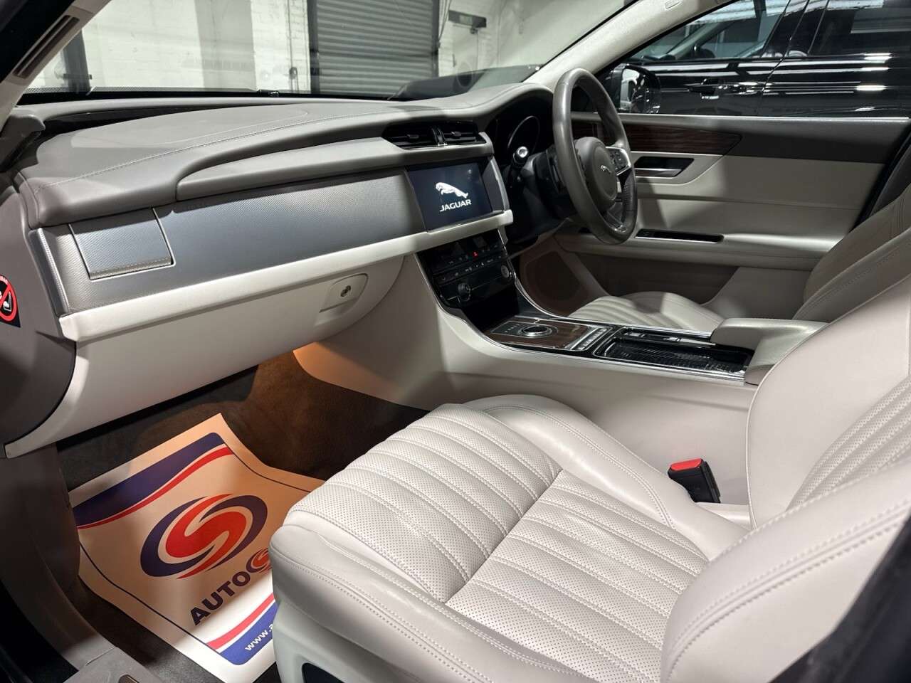 2018 JAGUAR XF 2018 JAGUAR XF
