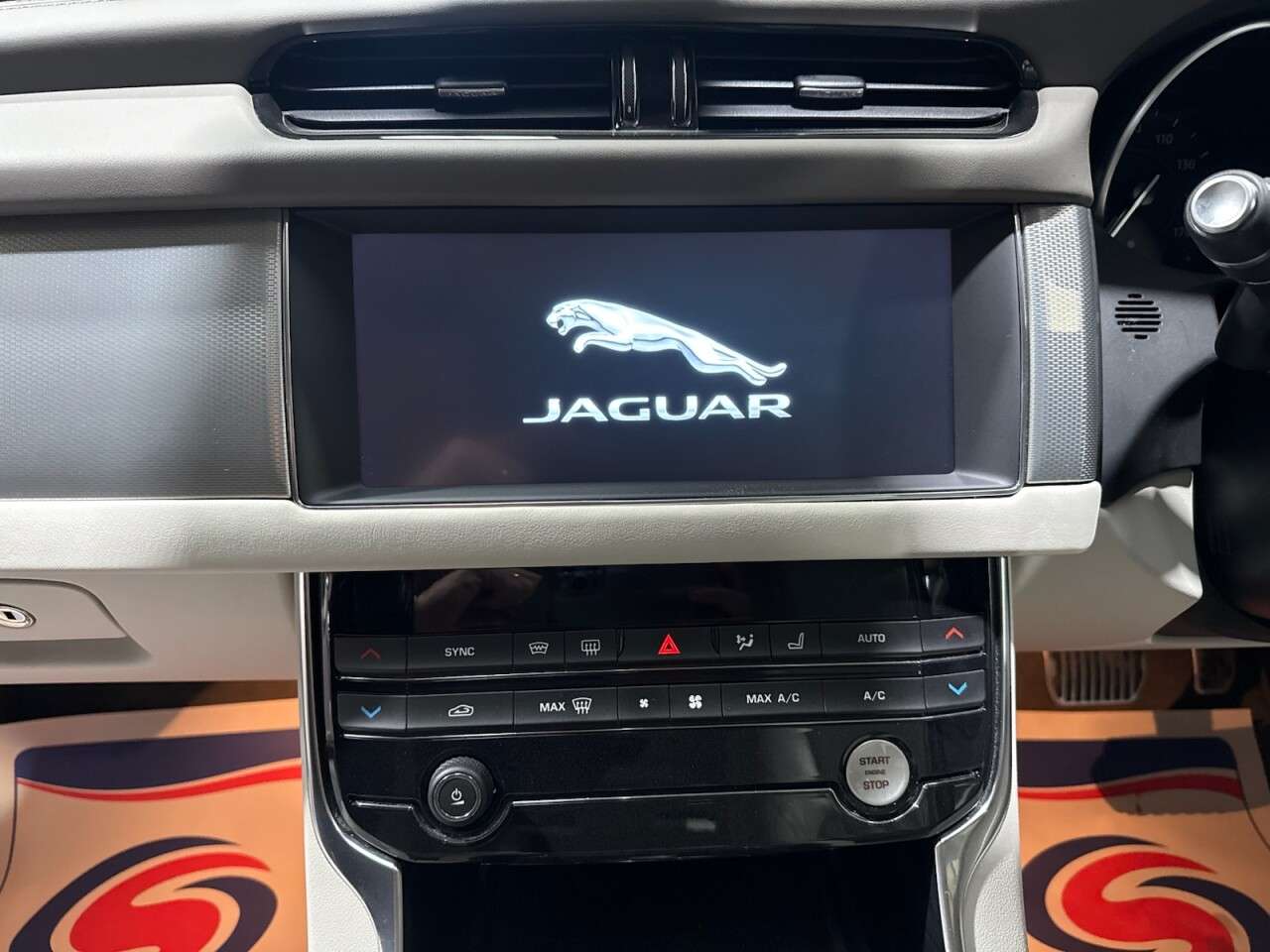 2018 JAGUAR XF 2018 JAGUAR XF