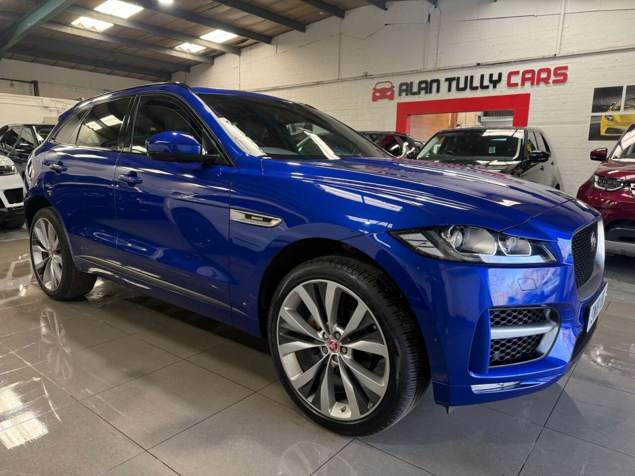 A 2018 JAGUAR F-PACE 2.0 P250i R-Sport SUV 5dr Petrol Auto AWD Euro 6 (s/s) (250 ps) FULL JAGUAR A 2018 JAGUAR F-PACE 2.0 P250i R-Sport SUV 5dr Petrol Auto AWD Euro 6 (s/s) (250 ps) FULL JAGUAR
