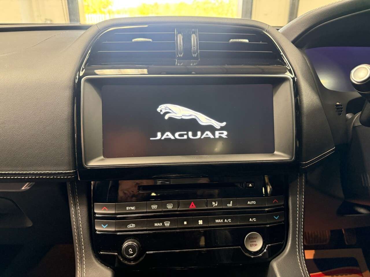 2018 JAGUAR F-PACE 2018 JAGUAR F-PACE