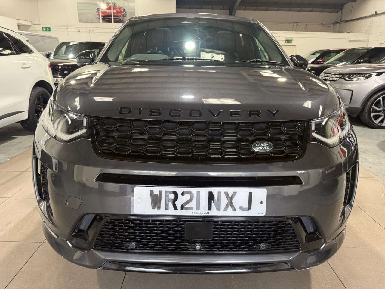 A 2021 LAND ROVER DISCOVERY SPORT 2.0 P200 MHEV R-Dynamic SE SUV 5dr Petrol Auto 4WD Euro 6 (s/s) (200 ps) A 2021 LAND ROVER DISCOVERY SPORT 2.0 P200 MHEV R-Dynamic SE SUV 5dr Petrol Auto 4WD Euro 6 (s/s) (200 ps)