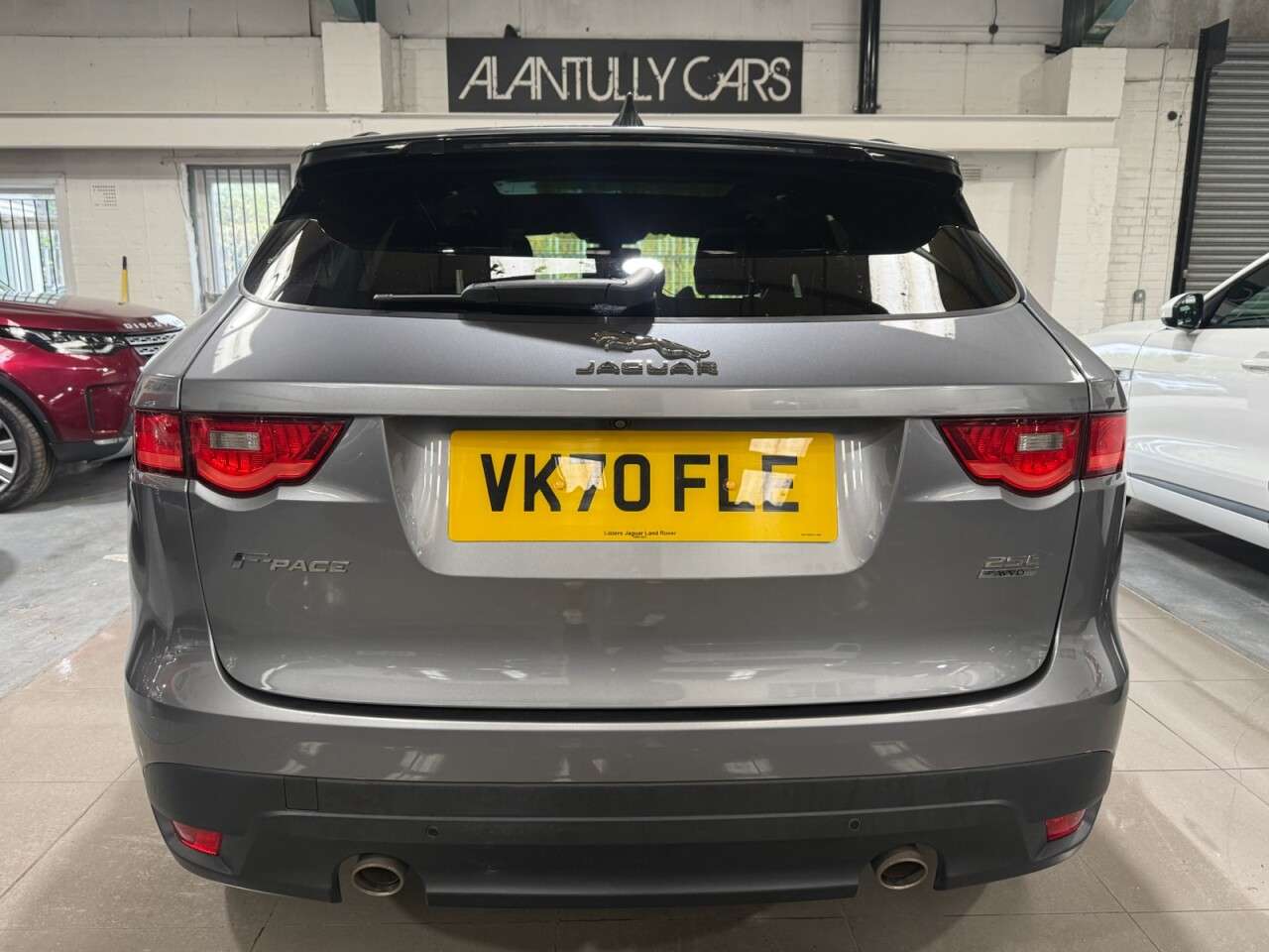 A 2020 JAGUAR F-PACE 2.0 P250i Chequered Flag SUV 5dr Petrol Auto AWD Euro 6 (s/s) (250 ps) A 2020 JAGUAR F-PACE 2.0 P250i Chequered Flag SUV 5dr Petrol Auto AWD Euro 6 (s/s) (250 ps)