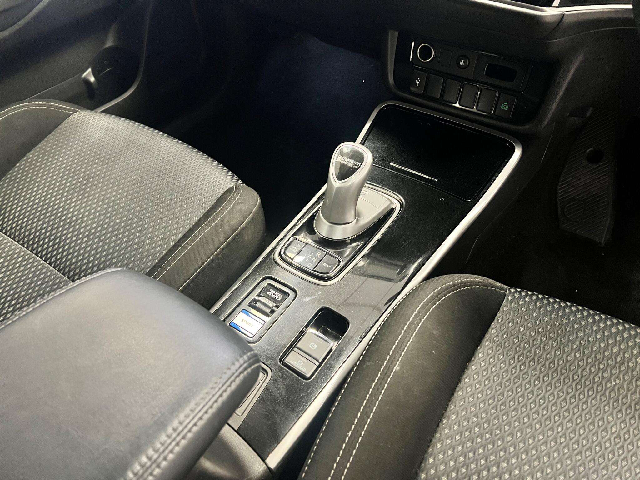 2020 MITSUBISHI OUTLANDER 2020 MITSUBISHI OUTLANDER