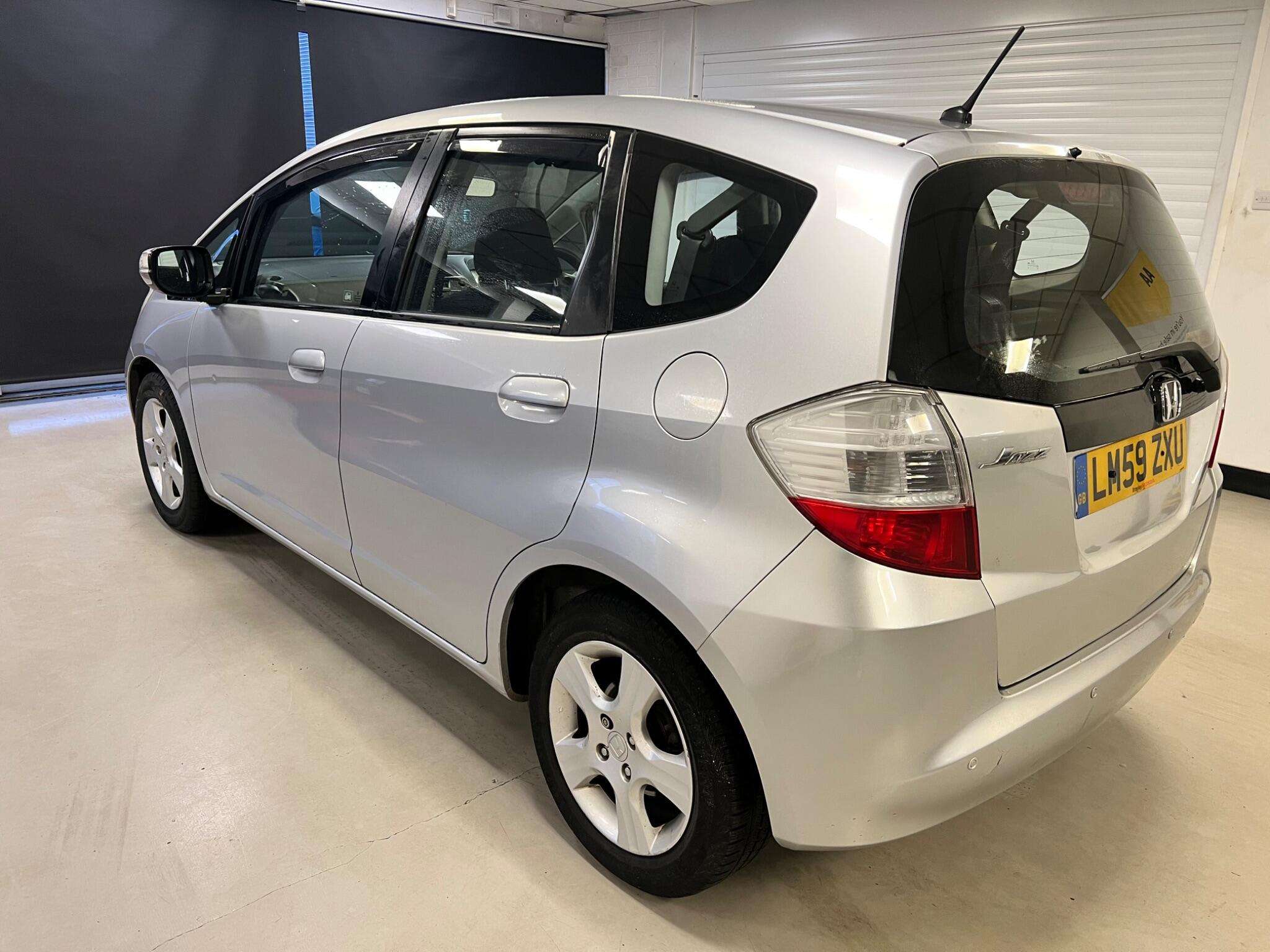 A 2009 HONDA JAZZ 1.4 i-VTEC ES i SHIFT Euro 4 5dr A 2009 HONDA JAZZ 1.4 i-VTEC ES i SHIFT Euro 4 5dr