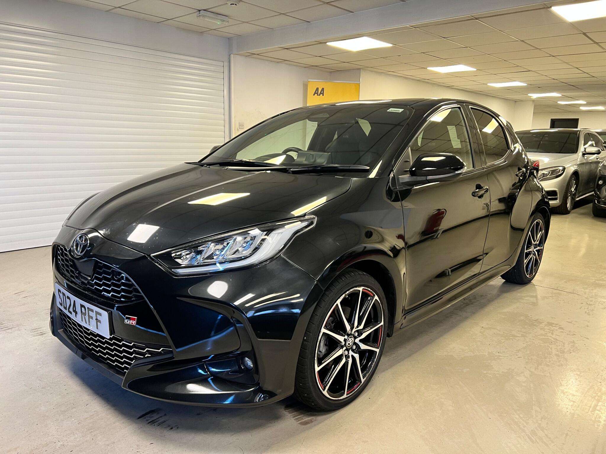 A 2024 TOYOTA YARIS 1.5 VVT-h GR SPORT E-CVT Euro 6 (s/s) 5dr A 2024 TOYOTA YARIS 1.5 VVT-h GR SPORT E-CVT Euro 6 (s/s) 5dr