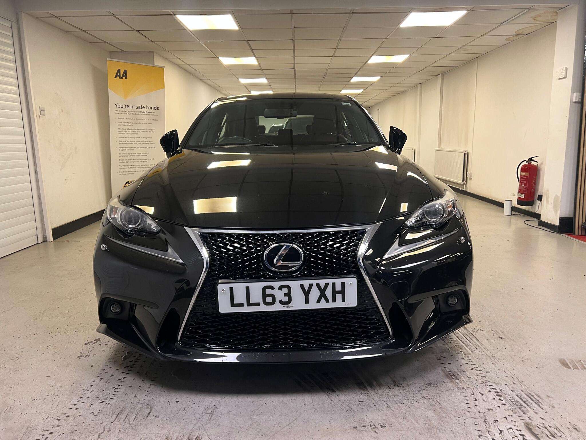A 2013 LEXUS IS 2.5 250 V6 F Sport Auto Euro 5 4dr A 2013 LEXUS IS 2.5 250 V6 F Sport Auto Euro 5 4dr