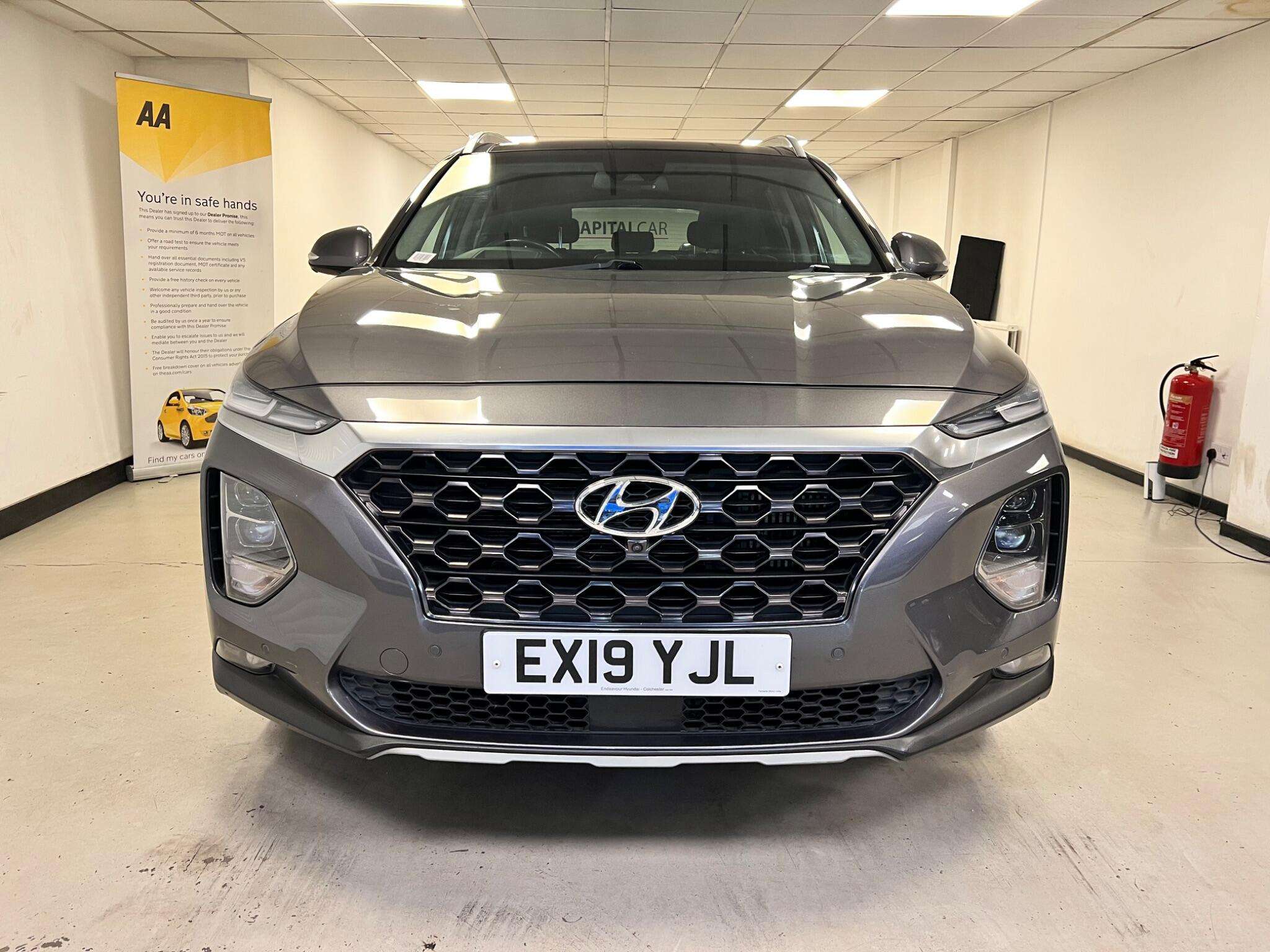 A 2019 HYUNDAI SANTA FE 2.2 CRDi Premium SE Auto Euro 6 (s/s) 5dr 7 Seat A 2019 HYUNDAI SANTA FE 2.2 CRDi Premium SE Auto Euro 6 (s/s) 5dr 7 Seat