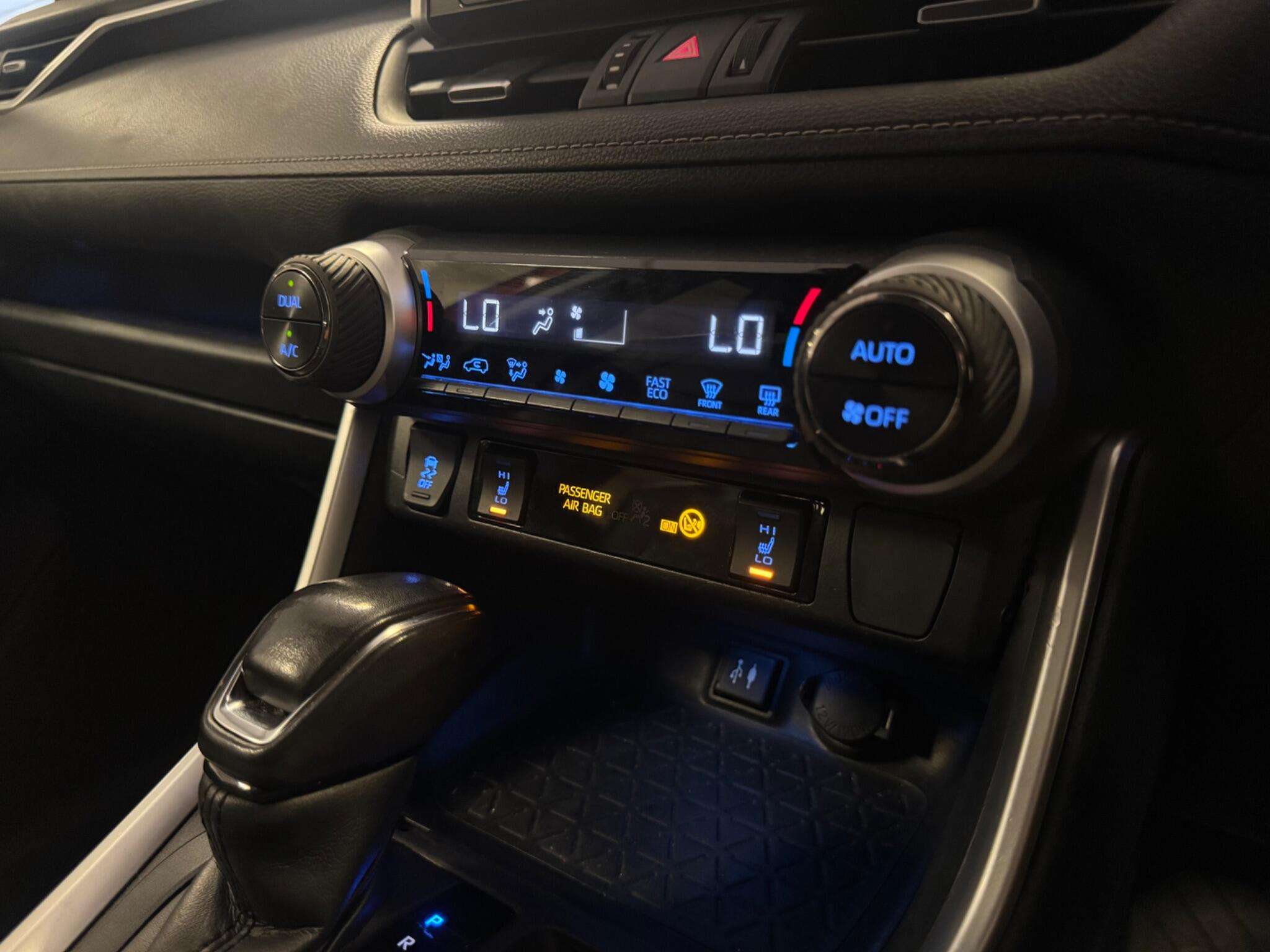 2019 TOYOTA RAV4 2019 TOYOTA RAV4