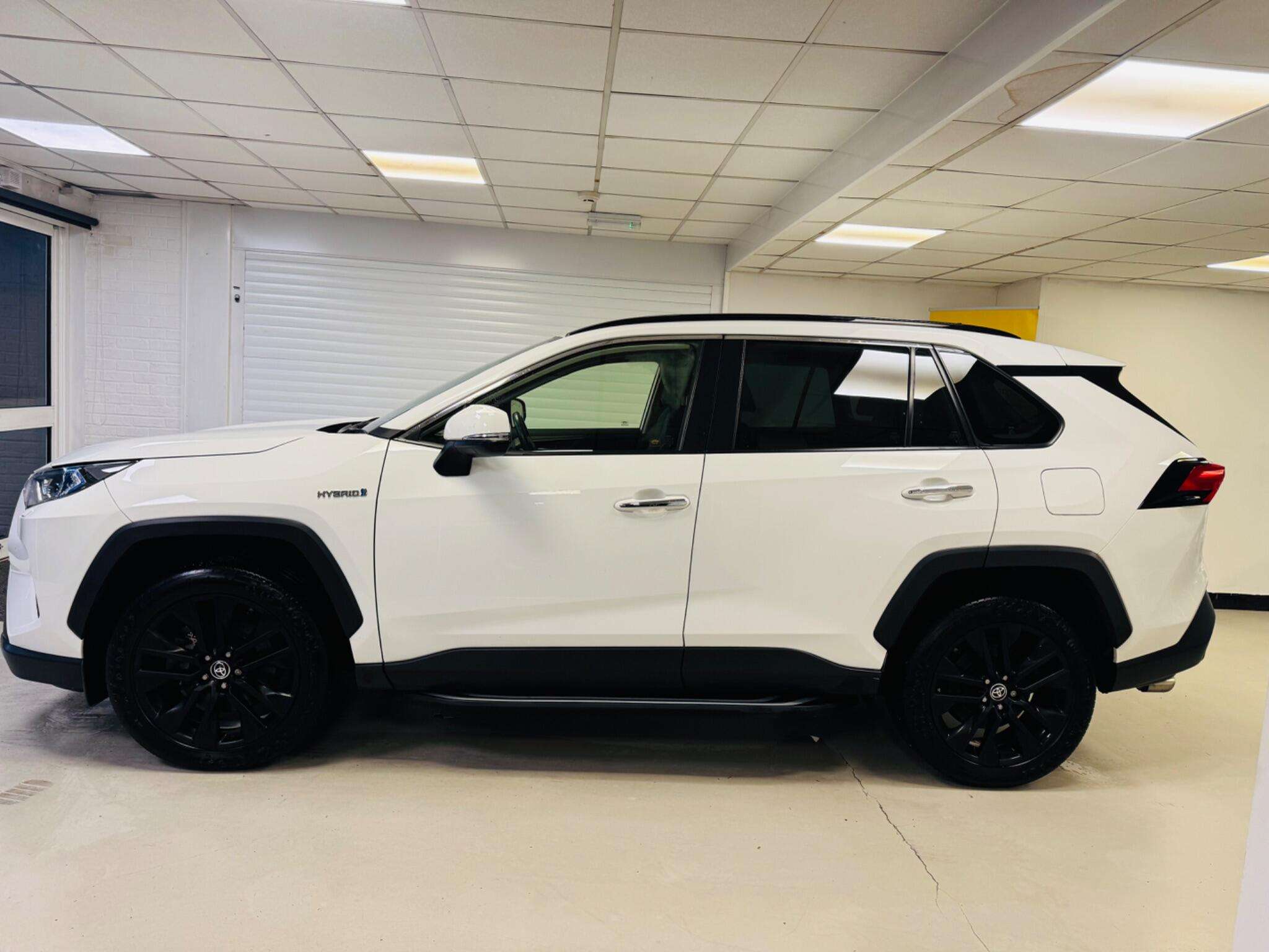 A 2022 TOYOTA RAV4 2.5 VVT-h Excel CVT Euro 6 (s/s) 5dr A 2022 TOYOTA RAV4 2.5 VVT-h Excel CVT Euro 6 (s/s) 5dr