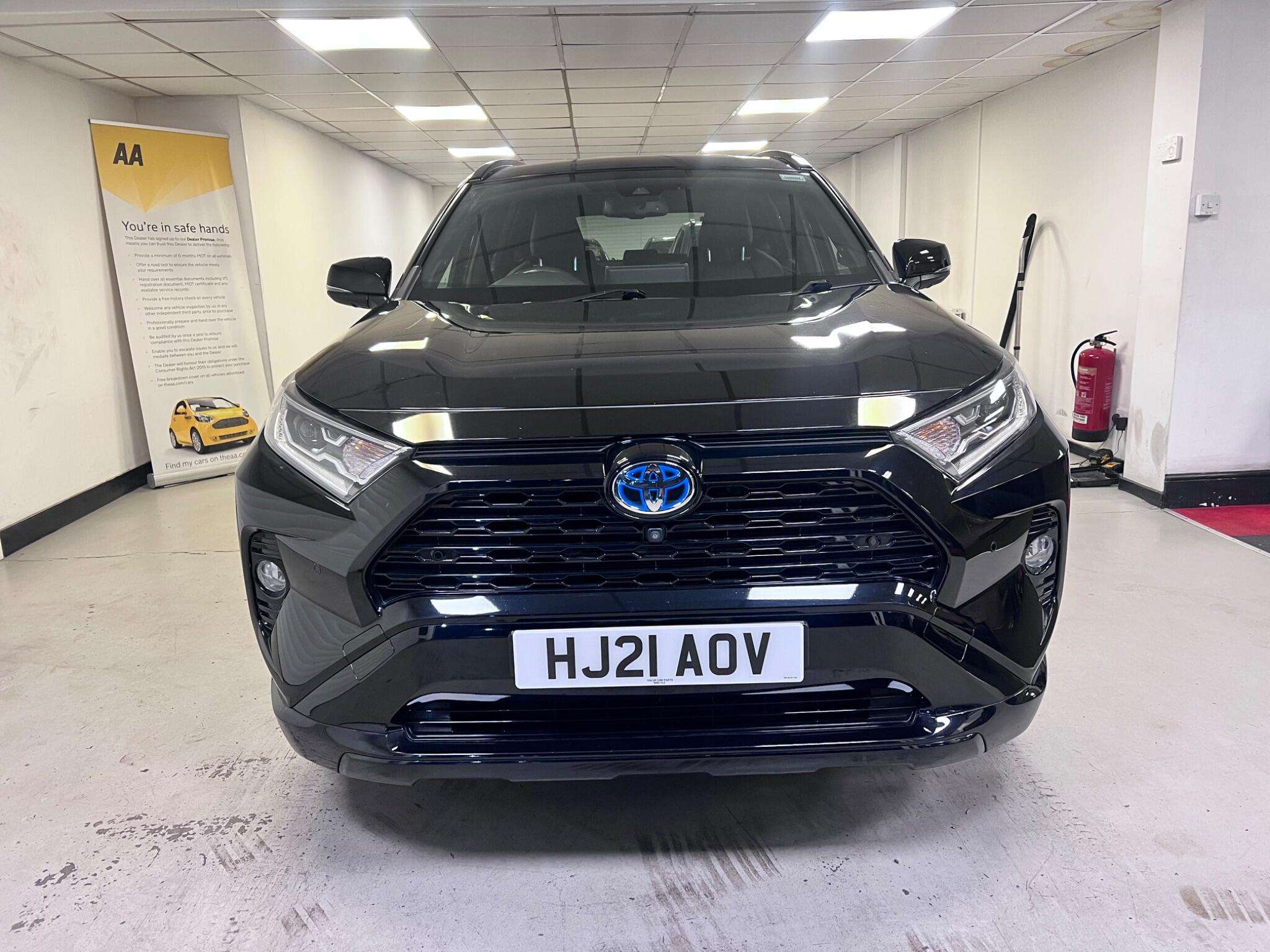 A 2021 TOYOTA RAV4 2.5 VVT-h Black Edition CVT 4WD Euro 6 (s/s) 5dr A 2021 TOYOTA RAV4 2.5 VVT-h Black Edition CVT 4WD Euro 6 (s/s) 5dr