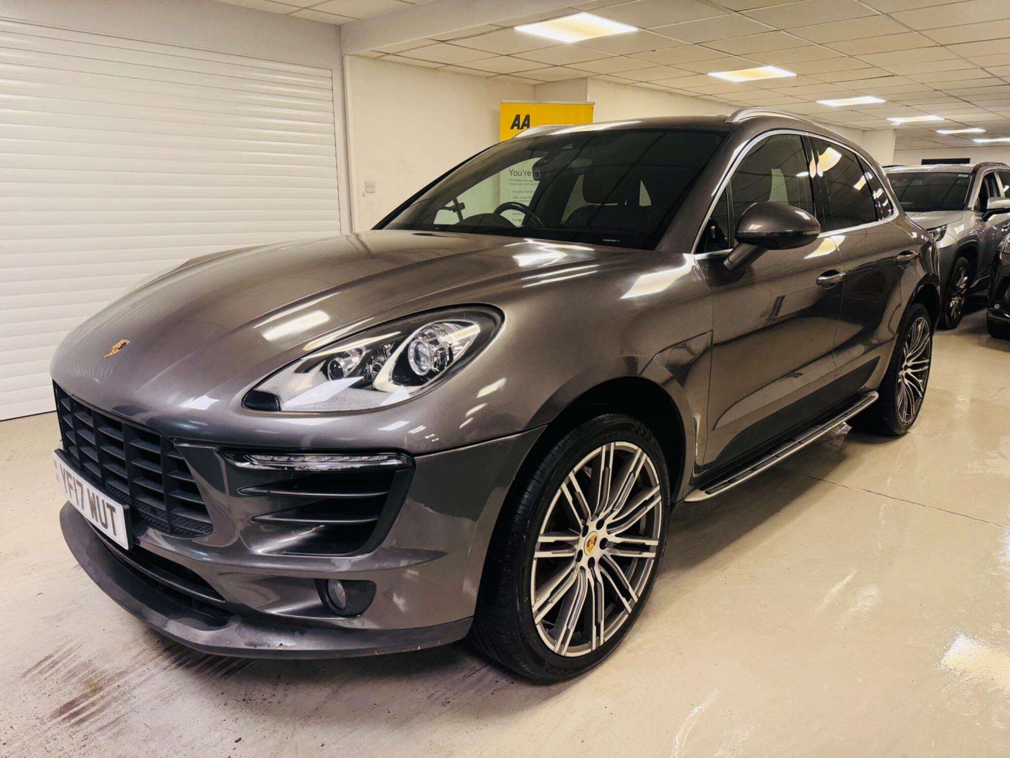A 2017 PORSCHE MACAN 3.0 TD V6 S PDK 4WD Euro 6 (s/s) 5dr A 2017 PORSCHE MACAN 3.0 TD V6 S PDK 4WD Euro 6 (s/s) 5dr