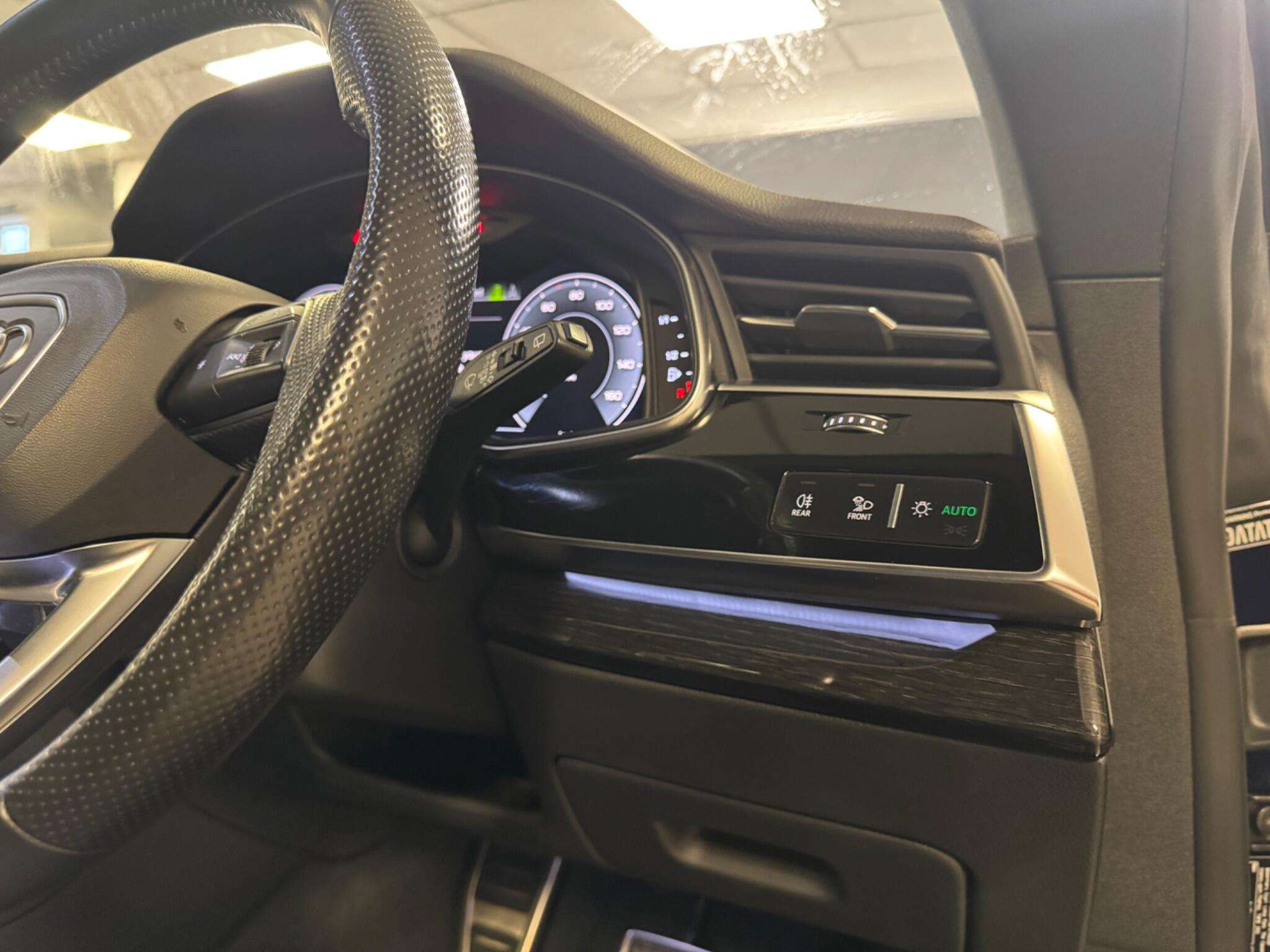 2019 AUDI Q8 2019 AUDI Q8