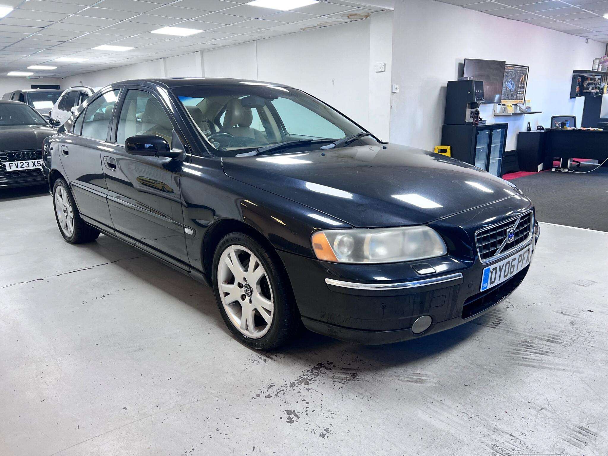 A 2006 VOLVO S60 2.0T S 4dr A 2006 VOLVO S60 2.0T S 4dr