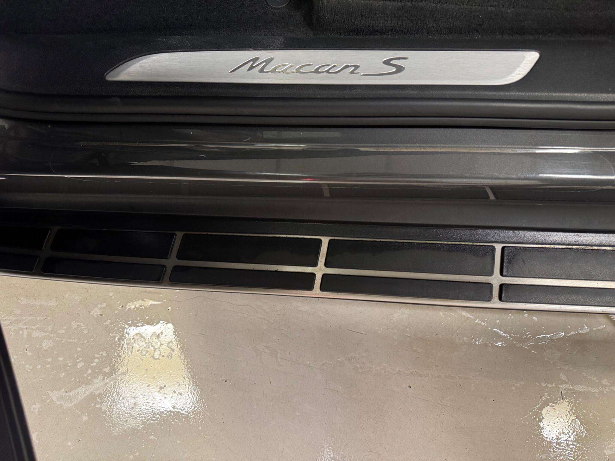 2017 PORSCHE MACAN 2017 PORSCHE MACAN