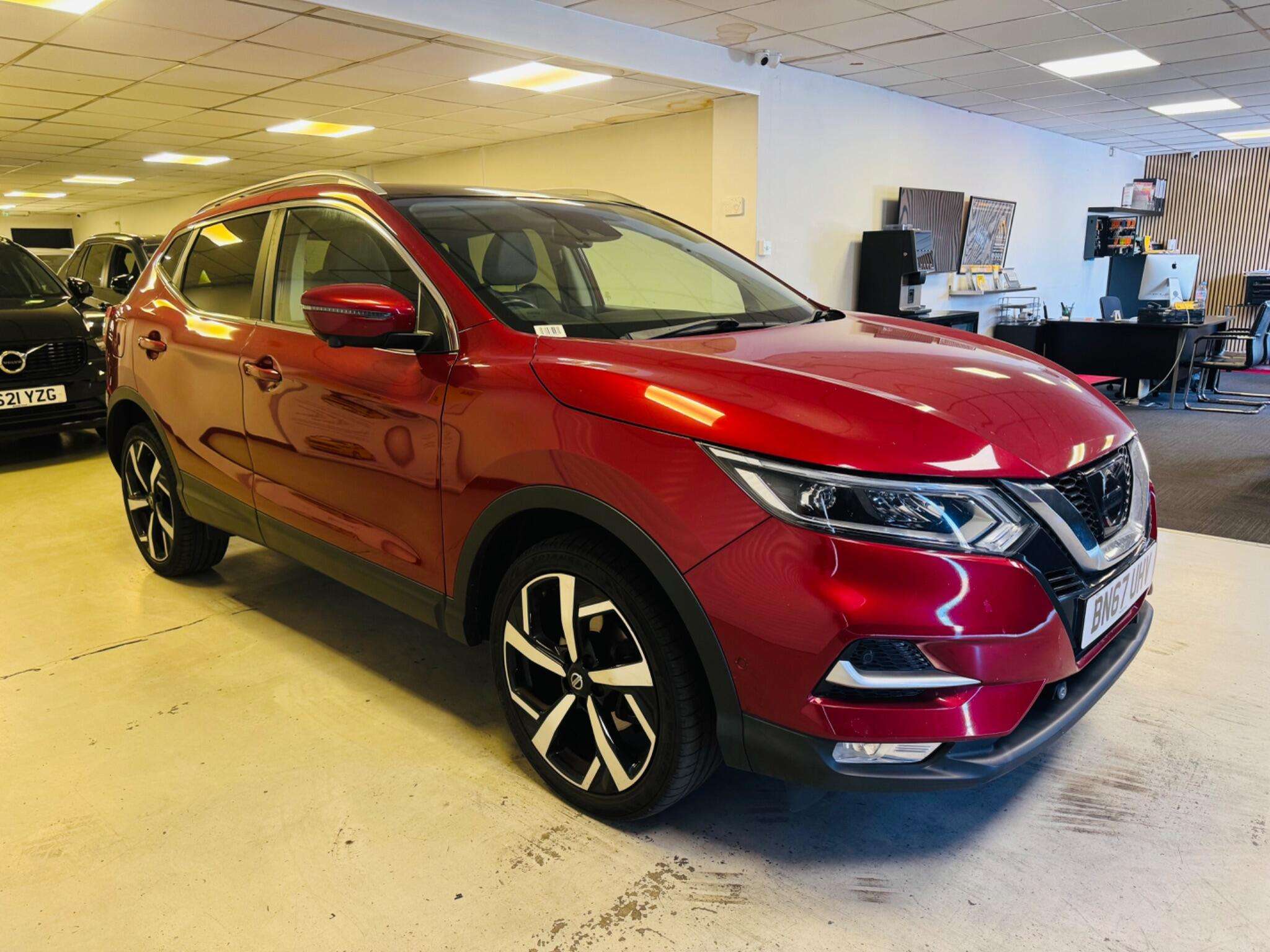 A 2017 NISSAN QASHQAI 1.2 DIG-T Tekna Euro 6 (s/s) 5dr A 2017 NISSAN QASHQAI 1.2 DIG-T Tekna Euro 6 (s/s) 5dr