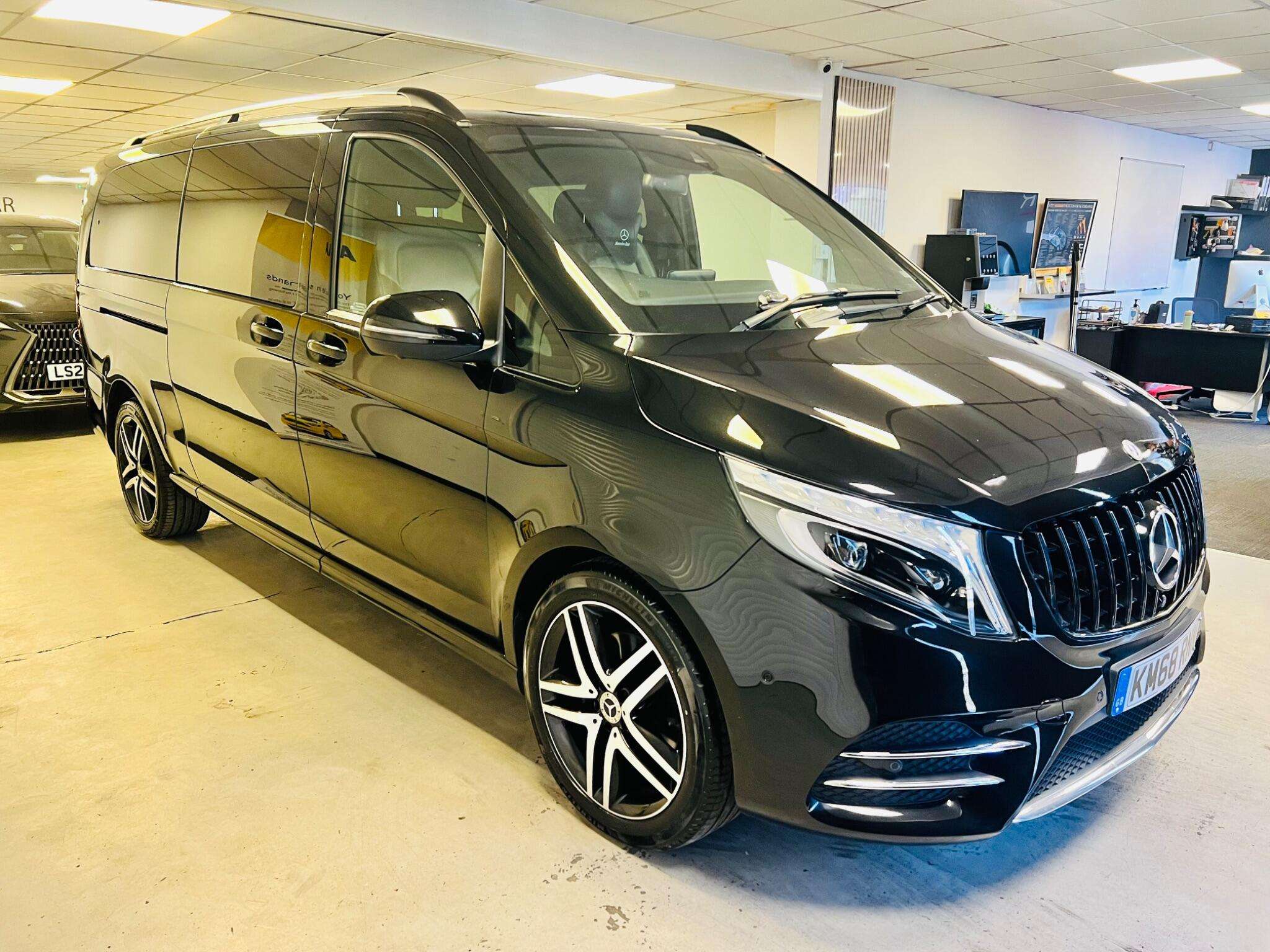 A 2018 MERCEDES-BENZ V CLASS 2.2 V250d AMG Line G-Tronic+ Euro 6 (s/s) 5dr 8 Seat XLWB A 2018 MERCEDES-BENZ V CLASS 2.2 V250d AMG Line G-Tronic+ Euro 6 (s/s) 5dr 8 Seat XLWB
