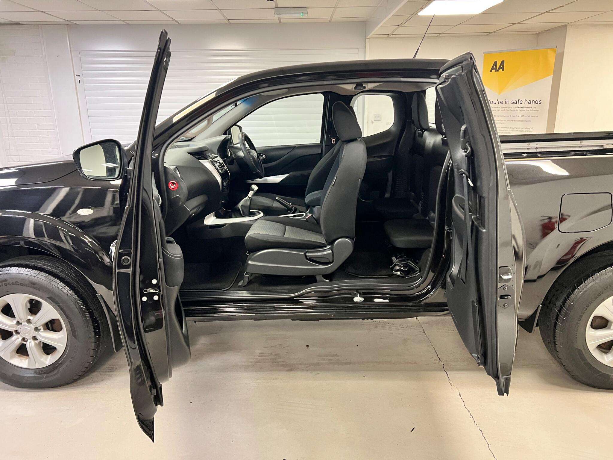 2016 NISSAN NAVARA 2016 NISSAN NAVARA