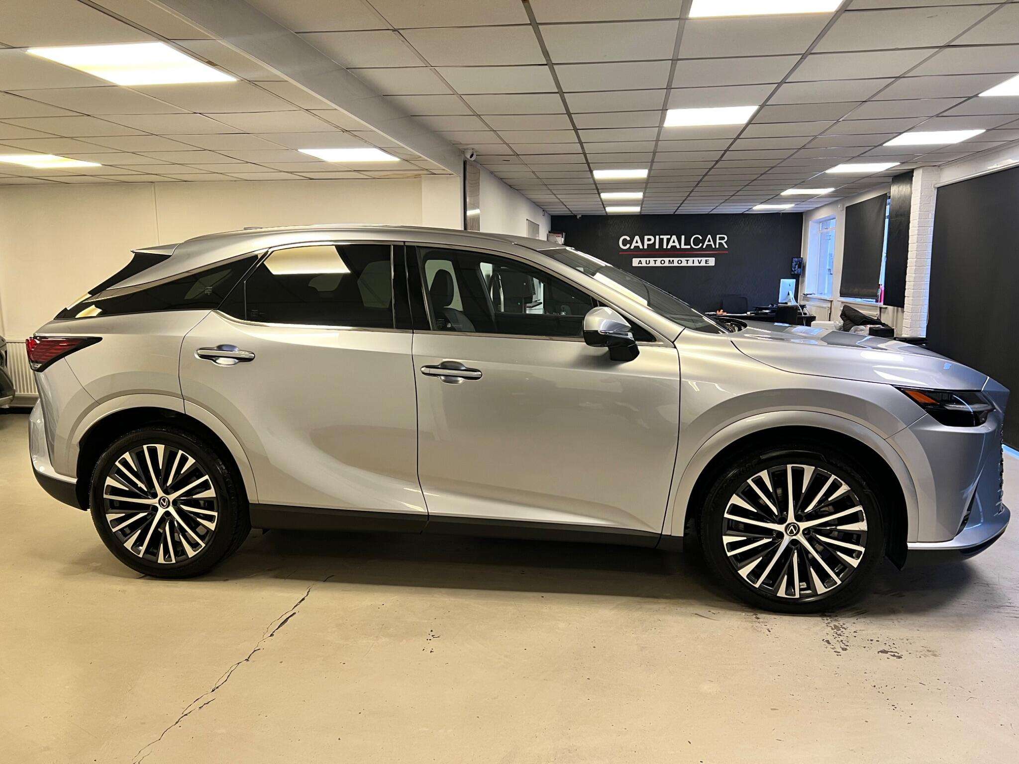 A 2024 LEXUS RX 2.5 350h Prem Plus E-CVT 4WD Euro 6 (s/s) 5dr A 2024 LEXUS RX 2.5 350h Prem Plus E-CVT 4WD Euro 6 (s/s) 5dr