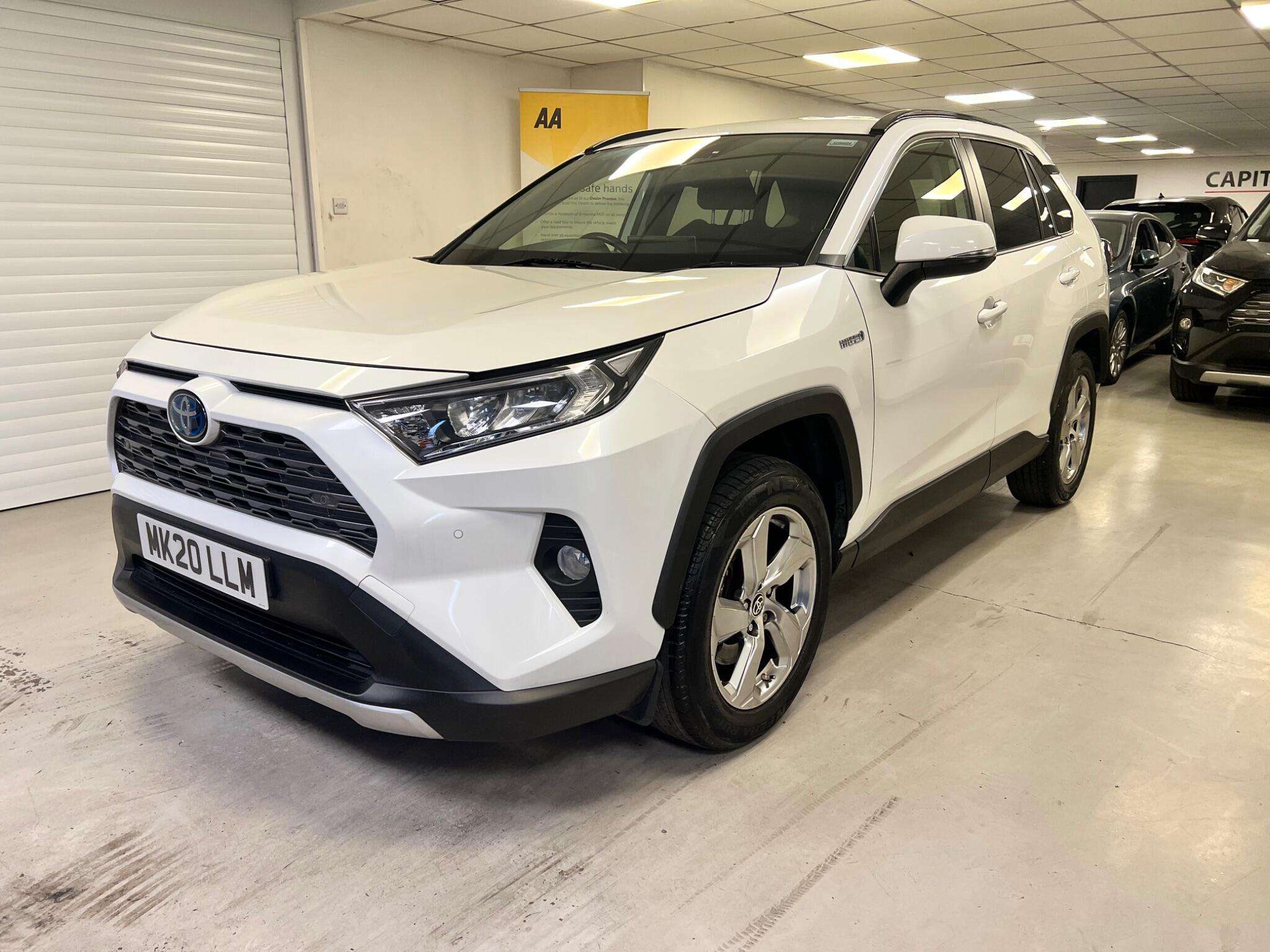 A 2020 TOYOTA RAV4 2.5 VVT-h Design CVT 4WD Euro 6 (s/s) 5dr A 2020 TOYOTA RAV4 2.5 VVT-h Design CVT 4WD Euro 6 (s/s) 5dr
