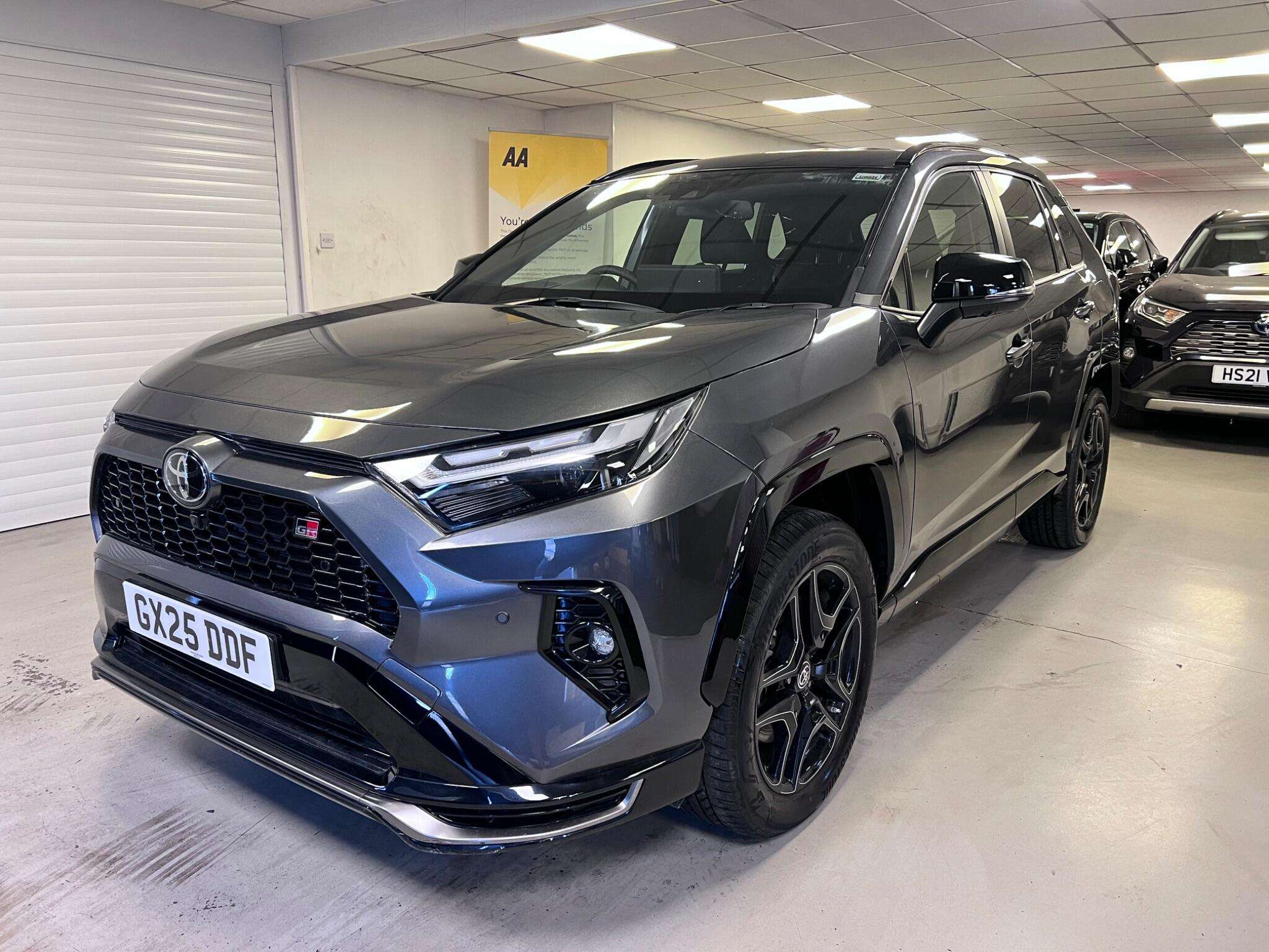 A 2025 TOYOTA RAV4 2.5 VVT 18.1kWh GR SPORT CVT 4WD Euro 6 (s/s) 5dr A 2025 TOYOTA RAV4 2.5 VVT 18.1kWh GR SPORT CVT 4WD Euro 6 (s/s) 5dr