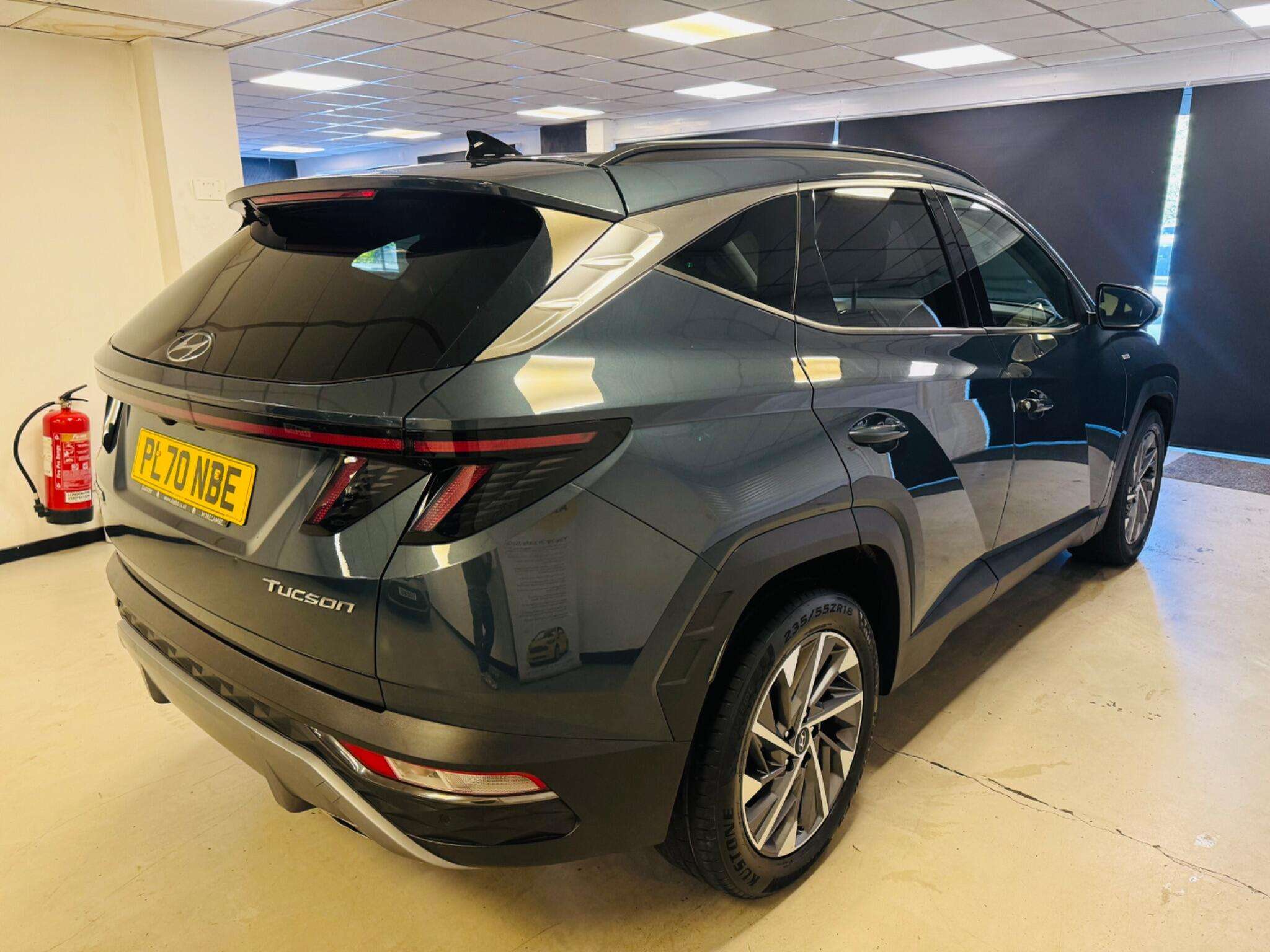A 2021 HYUNDAI TUCSON 1.6 T-GDi MHEV Premium DCT Euro 6 (s/s) 5dr A 2021 HYUNDAI TUCSON 1.6 T-GDi MHEV Premium DCT Euro 6 (s/s) 5dr