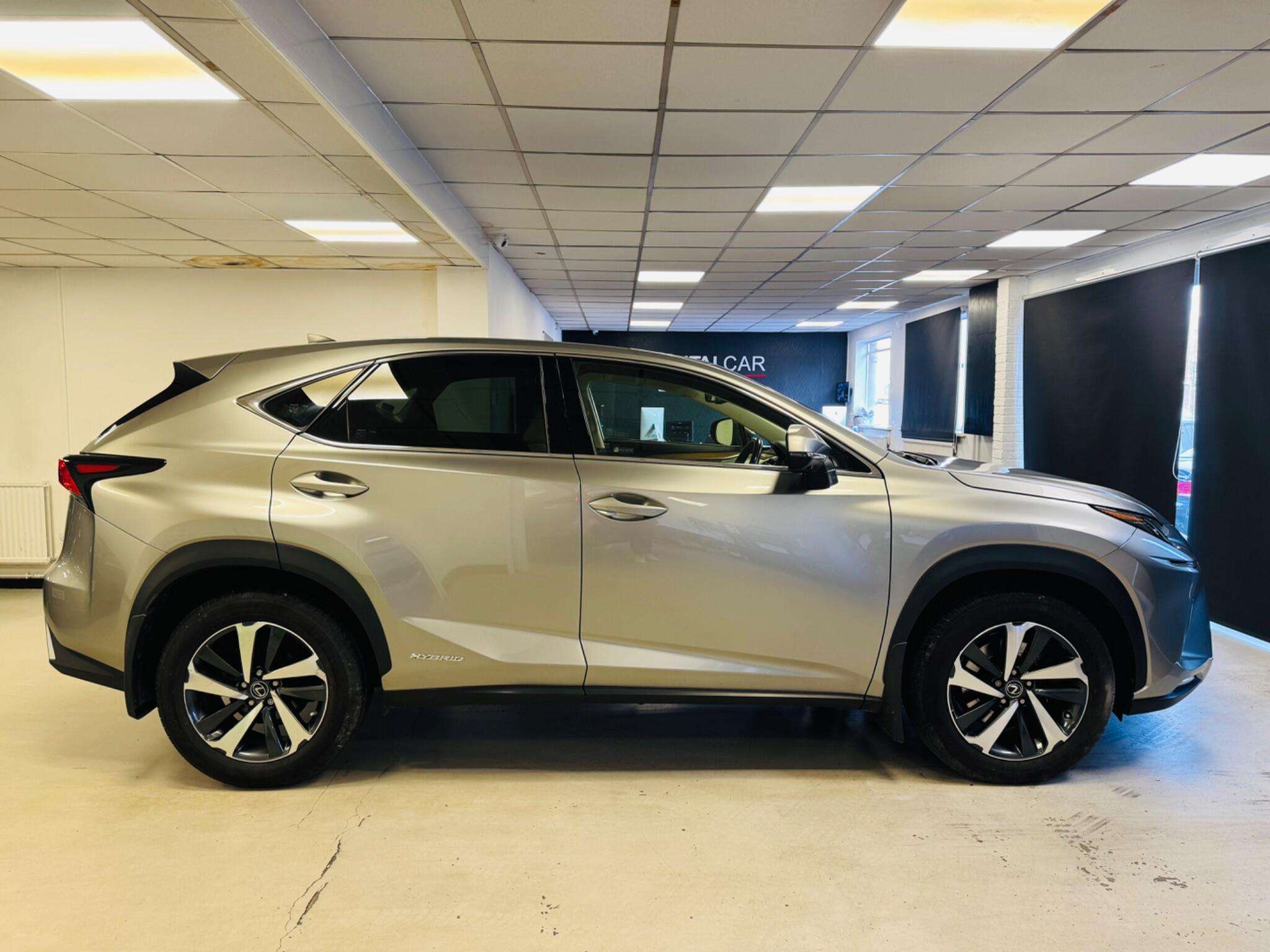 A 2021 LEXUS NX 2.5 300h GPF Takumi E-CVT 4WD Euro 6 (s/s) 5dr A 2021 LEXUS NX 2.5 300h GPF Takumi E-CVT 4WD Euro 6 (s/s) 5dr