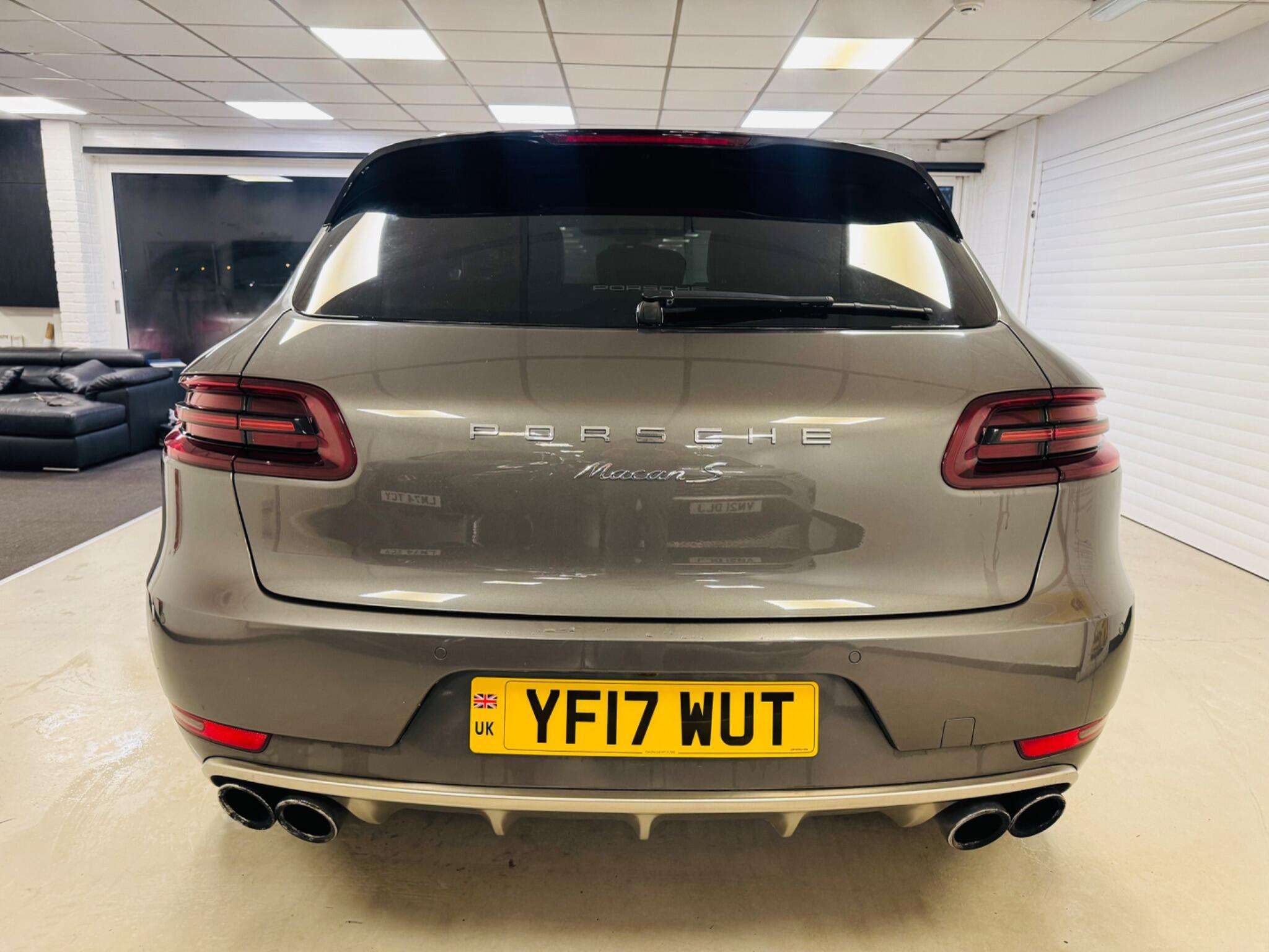 2017 PORSCHE MACAN 2017 PORSCHE MACAN