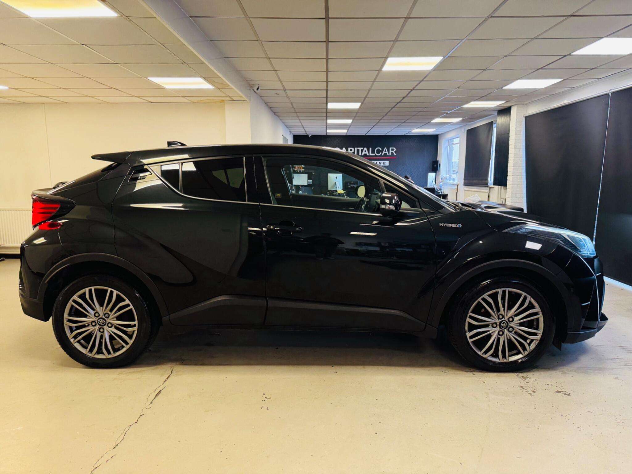 A 2022 LEXUS ES 2.5 300h F Sport E-CVT Euro 6 (s/s) 4dr A 2022 LEXUS ES 2.5 300h F Sport E-CVT Euro 6 (s/s) 4dr