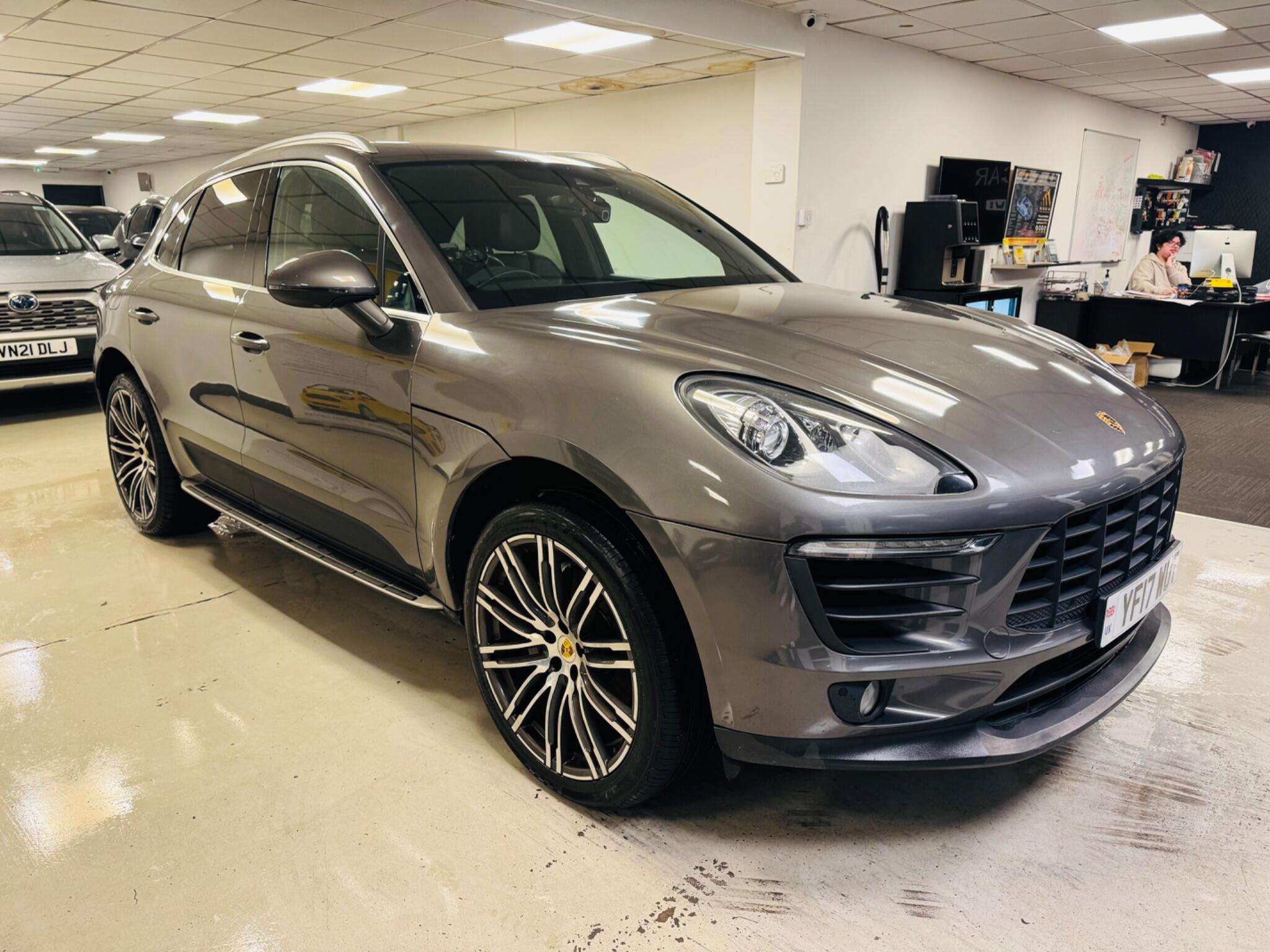 A 2017 PORSCHE MACAN 3.0 TD V6 S PDK 4WD Euro 6 (s/s) 5dr A 2017 PORSCHE MACAN 3.0 TD V6 S PDK 4WD Euro 6 (s/s) 5dr