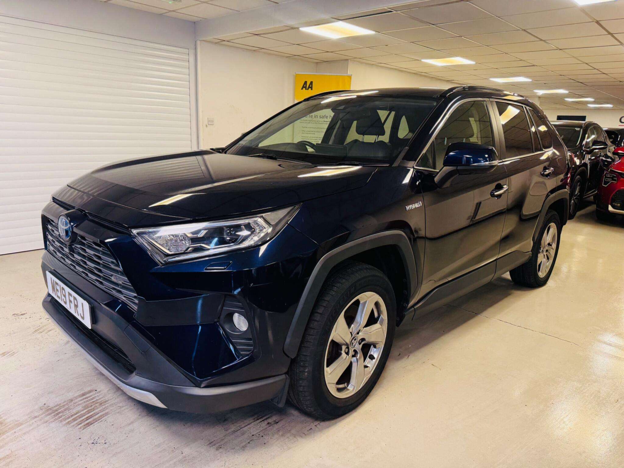 A 2019 TOYOTA RAV4 2.5 VVT-h Excel CVT 4WD Euro 6 (s/s) 5dr A 2019 TOYOTA RAV4 2.5 VVT-h Excel CVT 4WD Euro 6 (s/s) 5dr