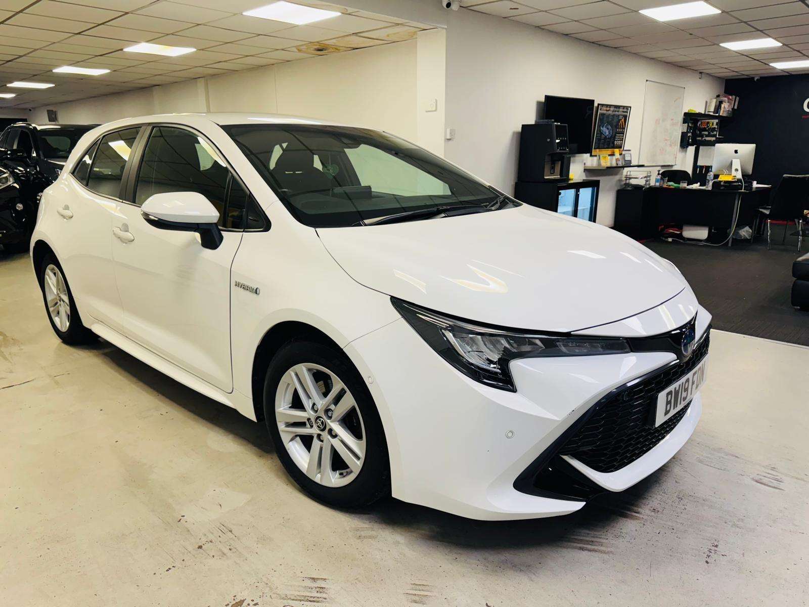 A 2019 TOYOTA COROLLA 1.8 VVT-h Icon Tech CVT Euro 6 (s/s) 5dr A 2019 TOYOTA COROLLA 1.8 VVT-h Icon Tech CVT Euro 6 (s/s) 5dr