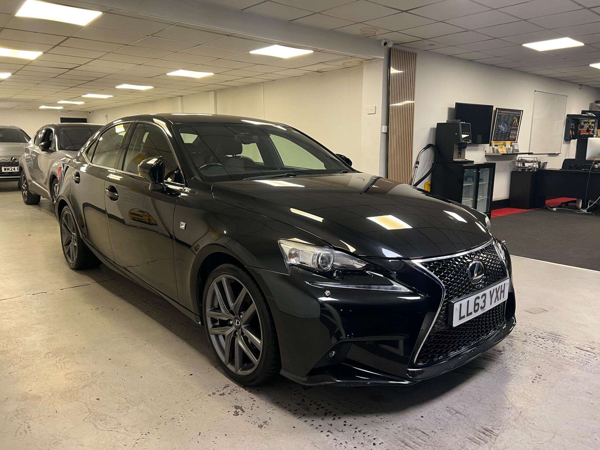 A 2013 LEXUS IS 2.5 250 V6 F Sport Auto Euro 5 4dr A 2013 LEXUS IS 2.5 250 V6 F Sport Auto Euro 5 4dr