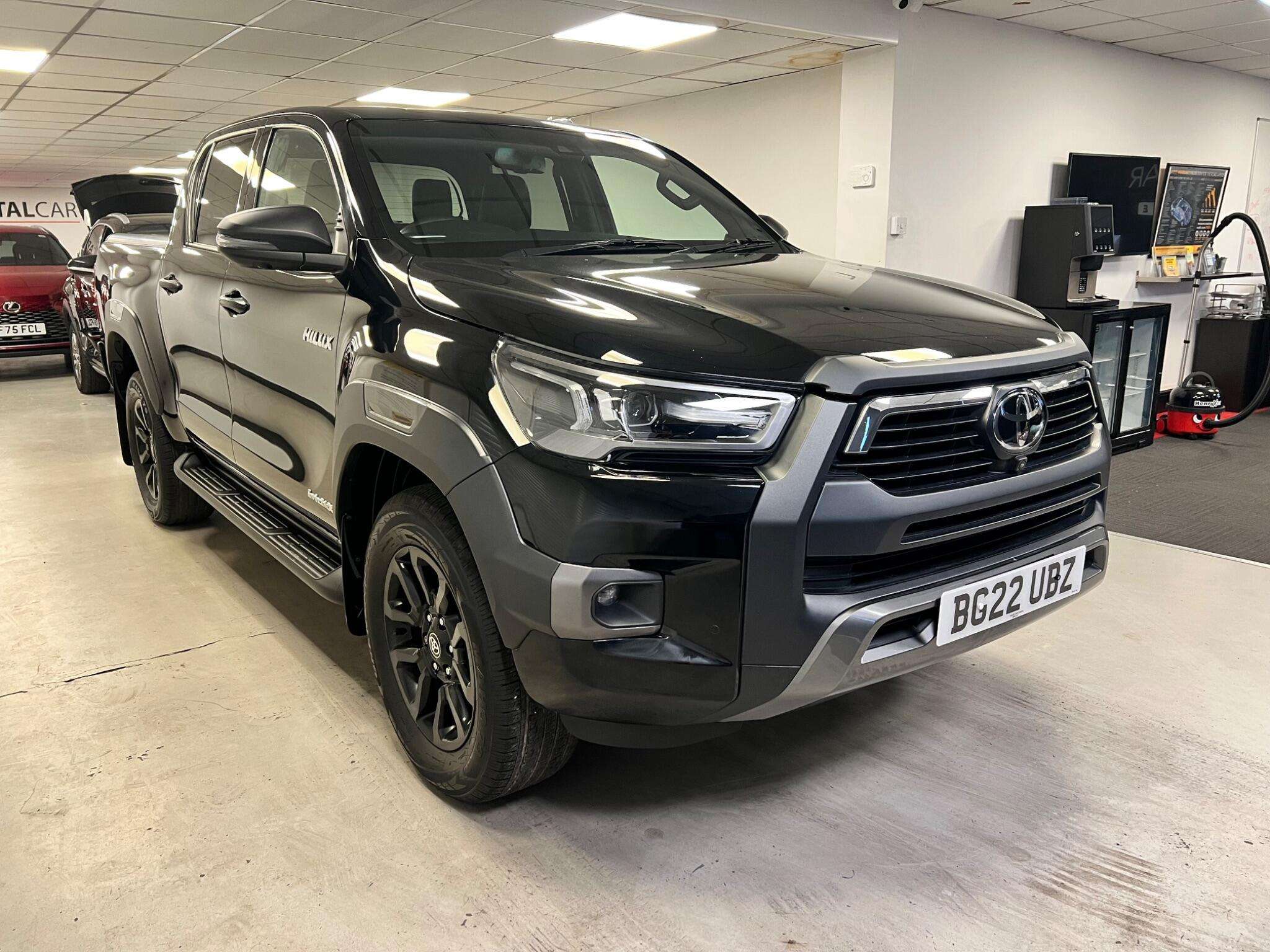 A 2022 TOYOTA HILUX 2.8 D-4D Invincible X Auto 4WD Euro 6 (s/s) 4dr A 2022 TOYOTA HILUX 2.8 D-4D Invincible X Auto 4WD Euro 6 (s/s) 4dr