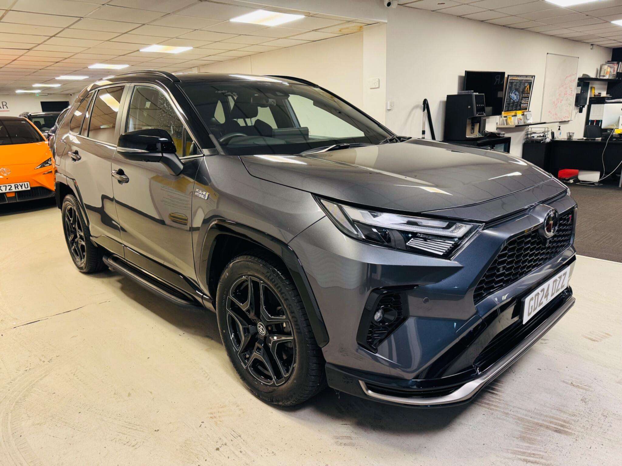 A 2024 TOYOTA RAV4 2.5 VVT 18.1kWh GR SPORT CVT 4WD Euro 6 (s/s) 5dr A 2024 TOYOTA RAV4 2.5 VVT 18.1kWh GR SPORT CVT 4WD Euro 6 (s/s) 5dr