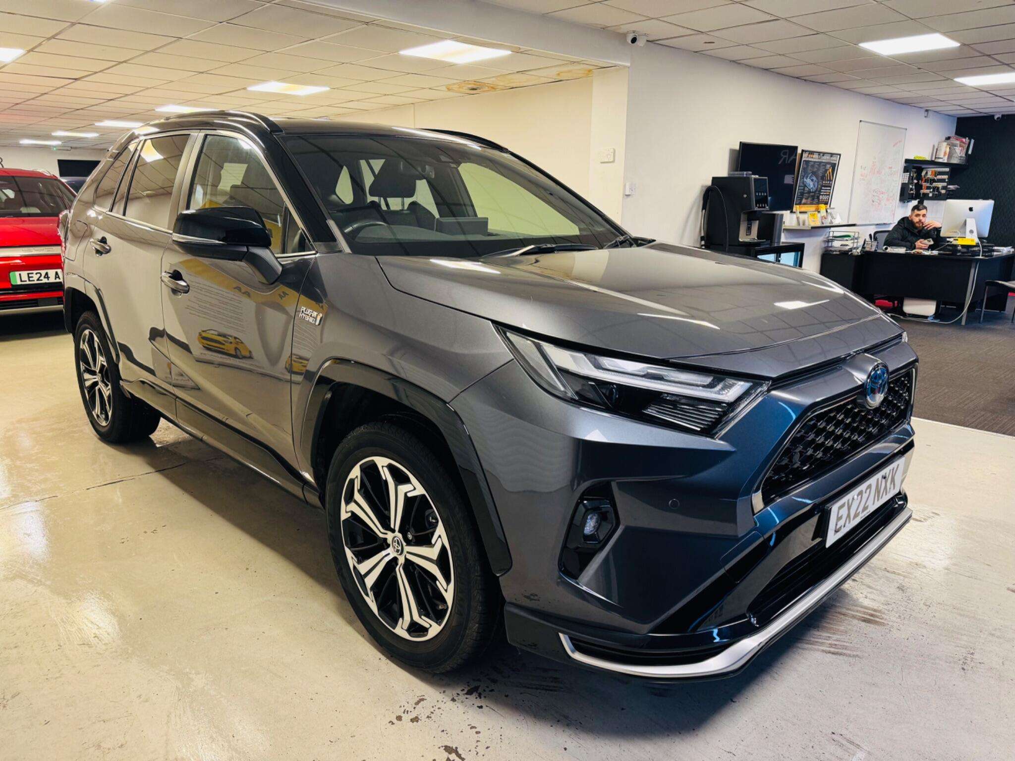 A 2022 TOYOTA RAV4 2.5 VVT 18.1kWh Dynamic CVT 4WD Euro 6 (s/s) 5dr A 2022 TOYOTA RAV4 2.5 VVT 18.1kWh Dynamic CVT 4WD Euro 6 (s/s) 5dr